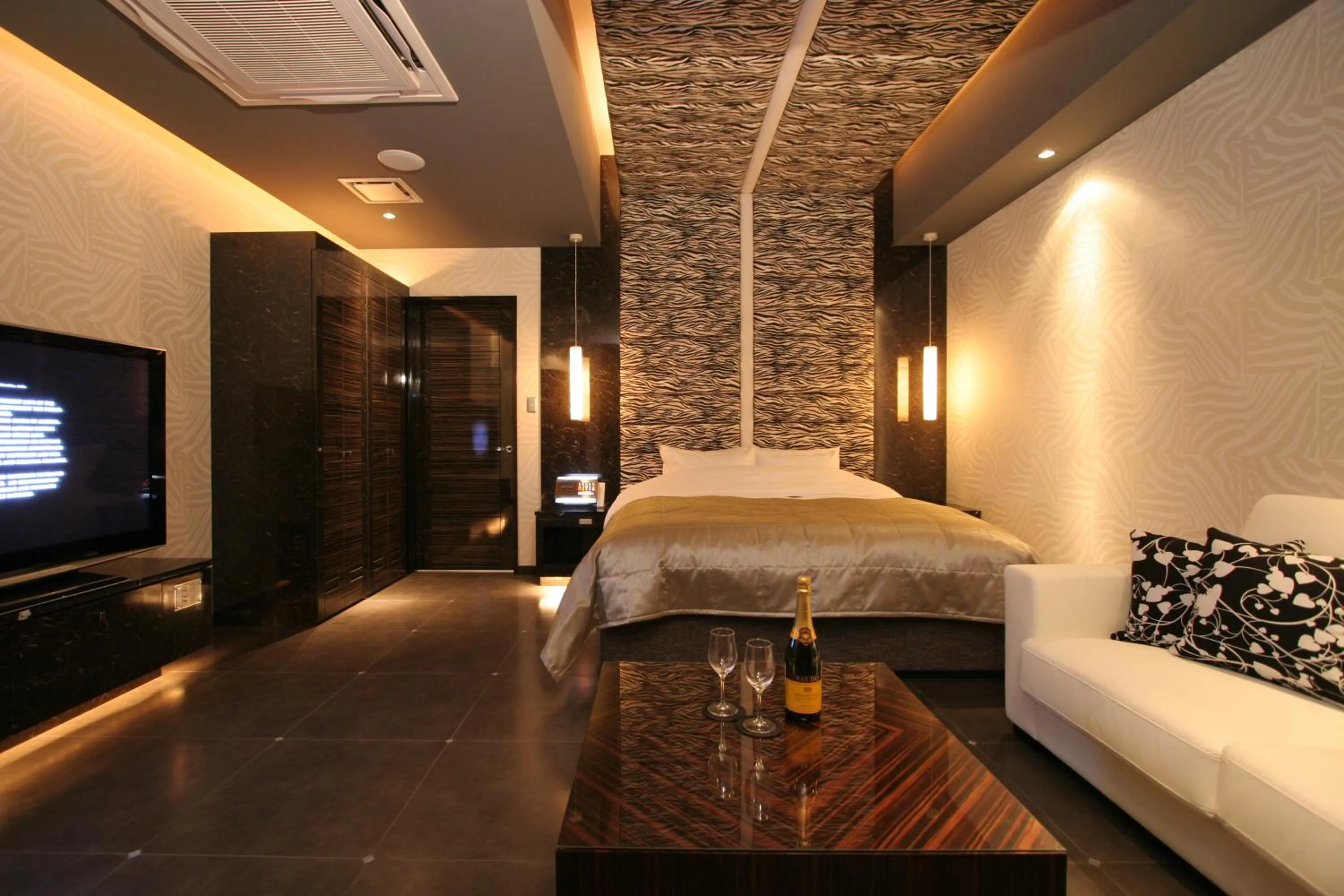 HOTEL W-PREMIUM -W GROUP HOTELS and RESORTS-