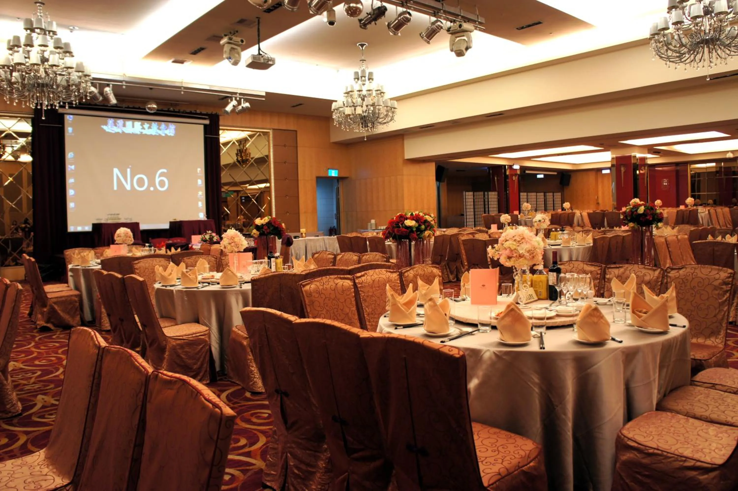 Restaurant/places to eat, Banquet Facilities in Garden Villa