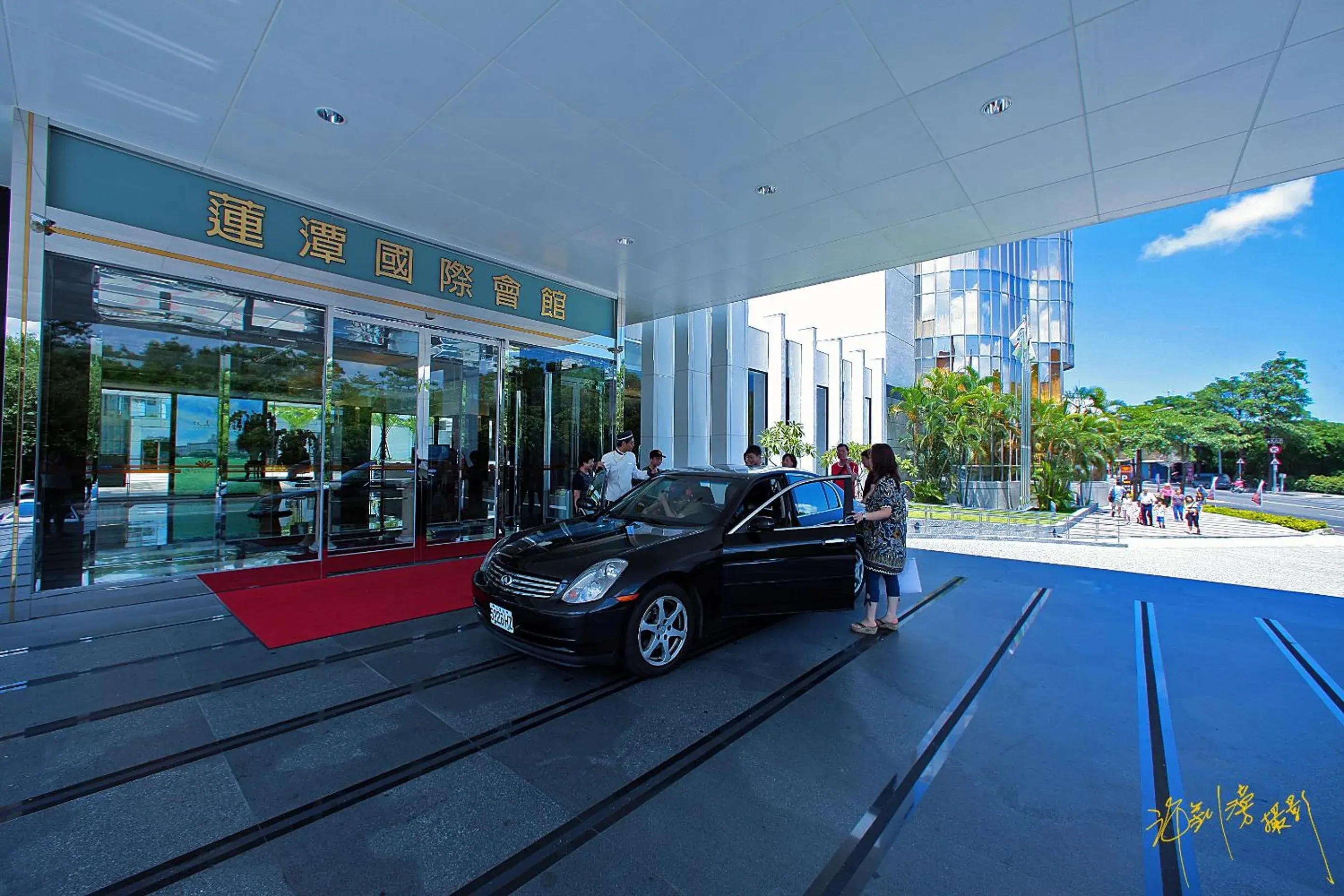 Facade/entrance in Garden Villa Hotel