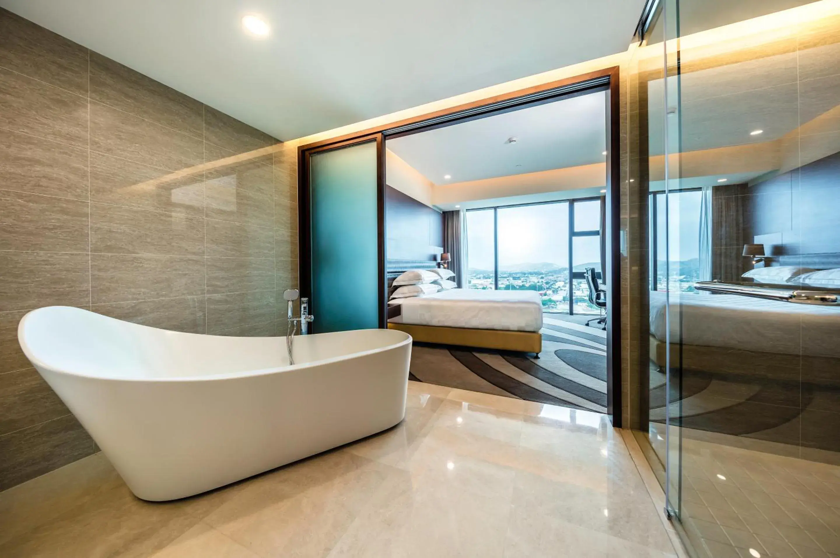 Bathroom, Bed in The Stanley Hotel & Suites Bathroom, Bed in The Stanley Hotel & Suites