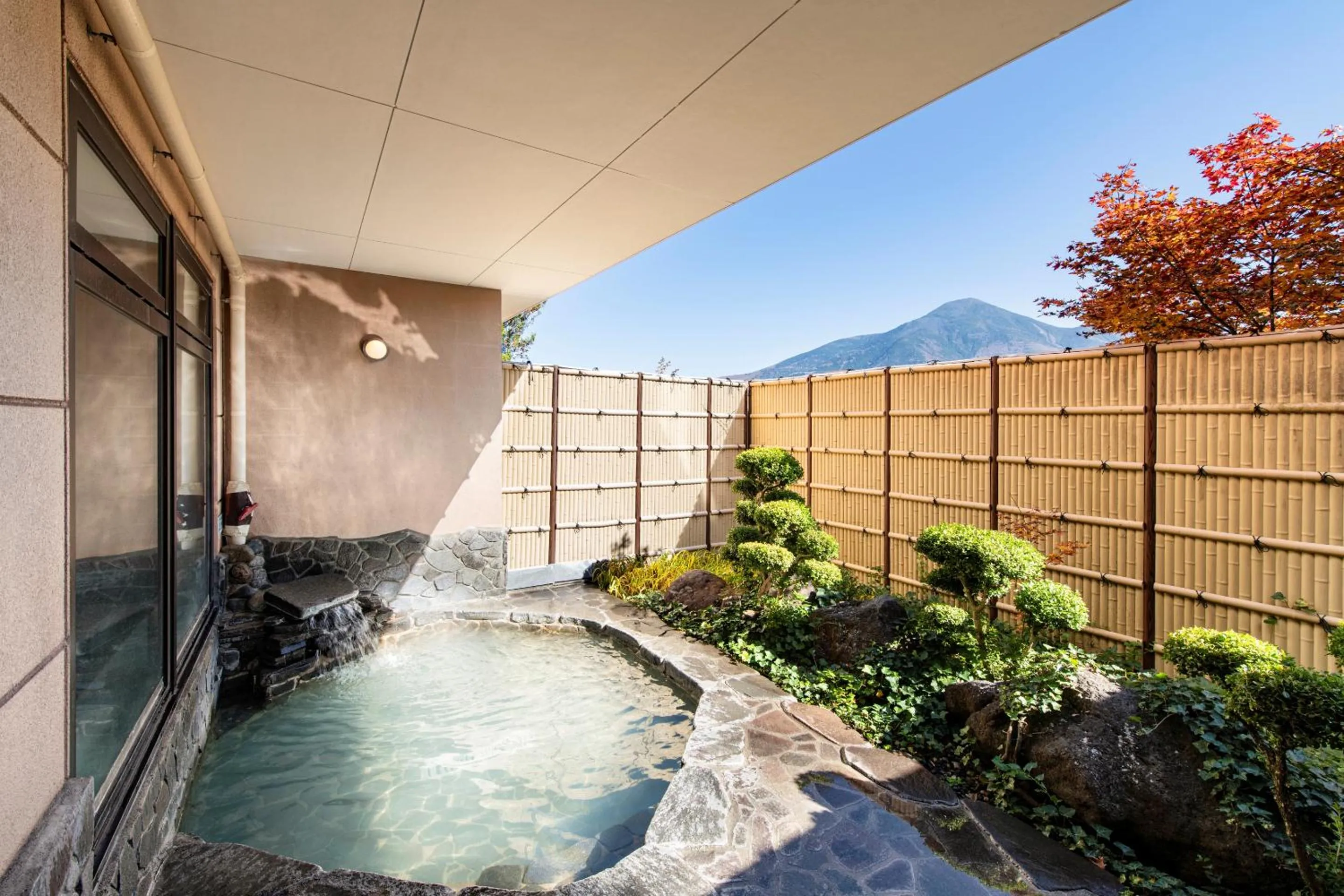 Open Air Bath in Shirakabako Hotel Paipuno Kemuri