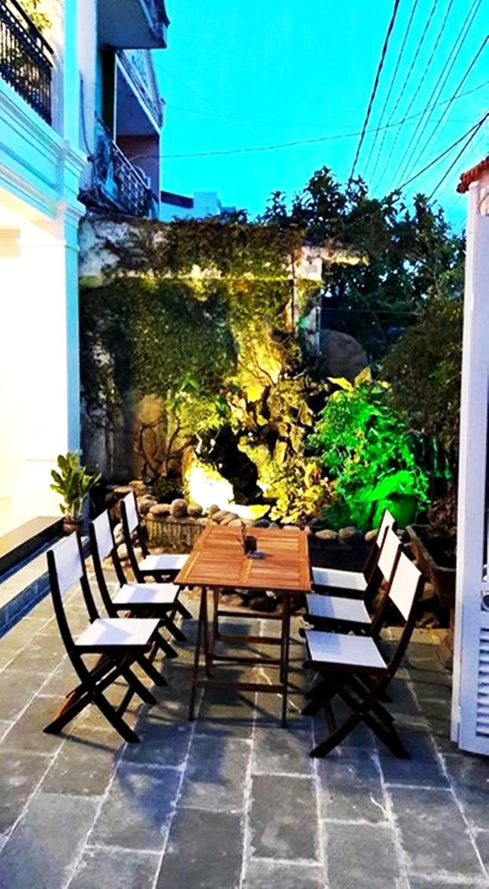 Restaurant/places to eat in Unity Villa