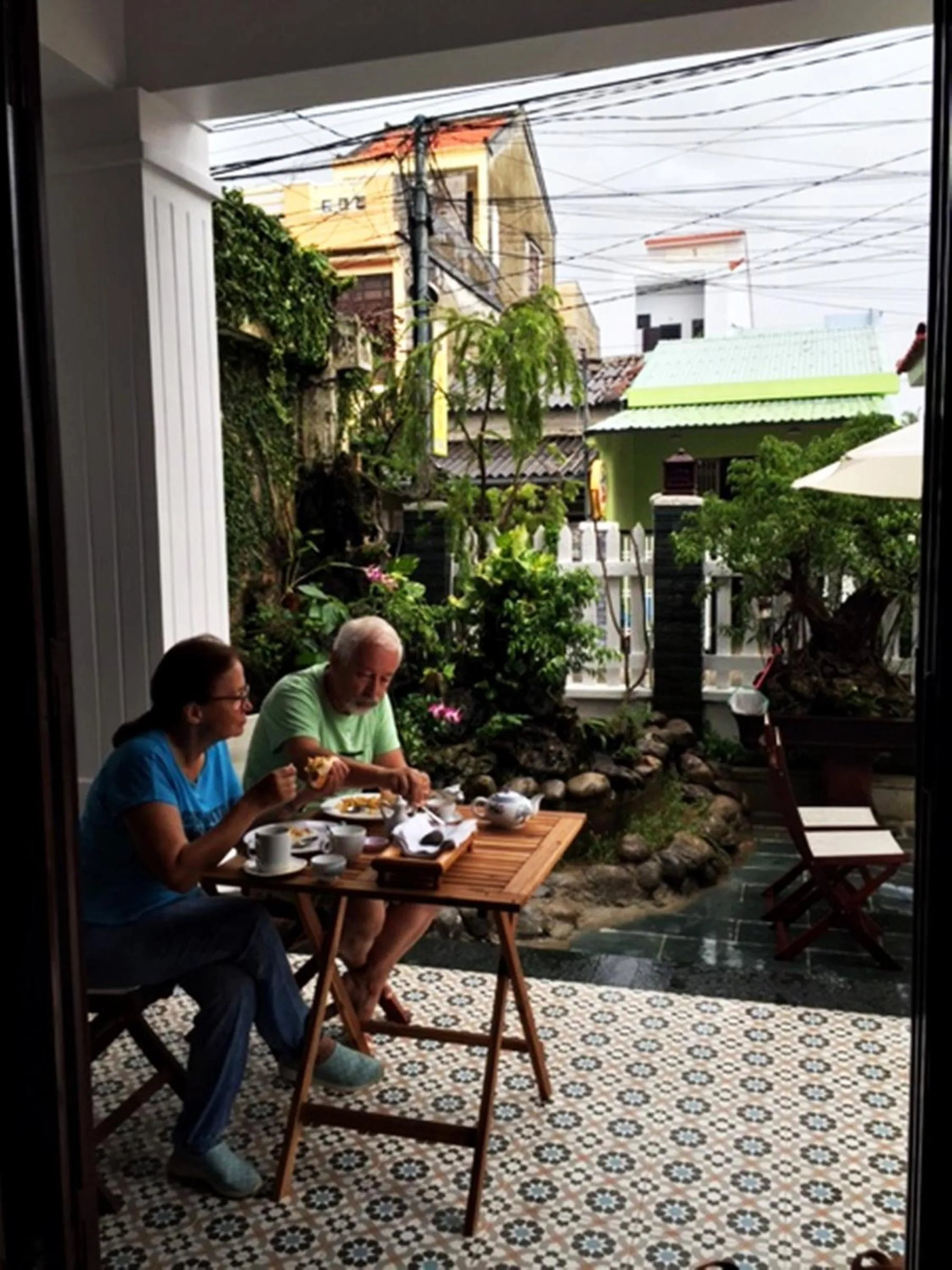 Restaurant/places to eat in Unity Villa