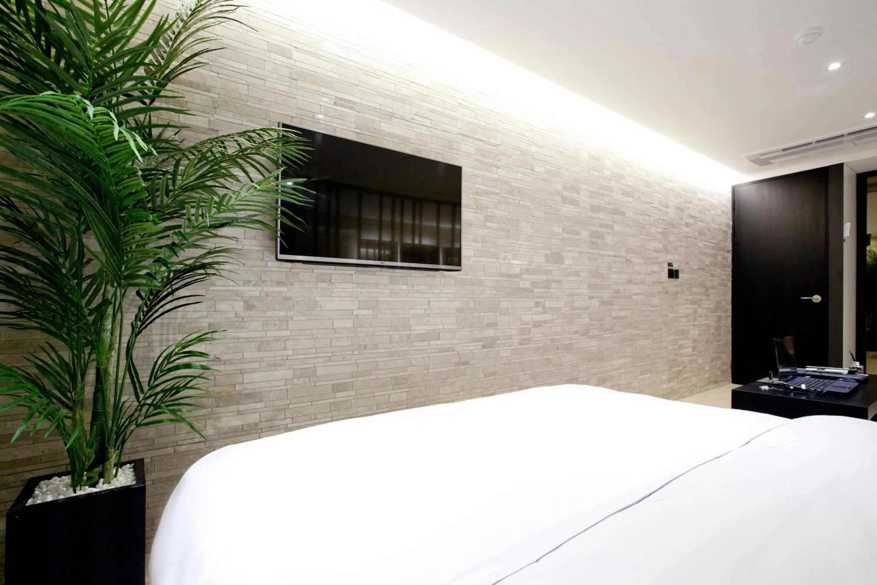 Decorative detail, Bed in Hotel Forestar