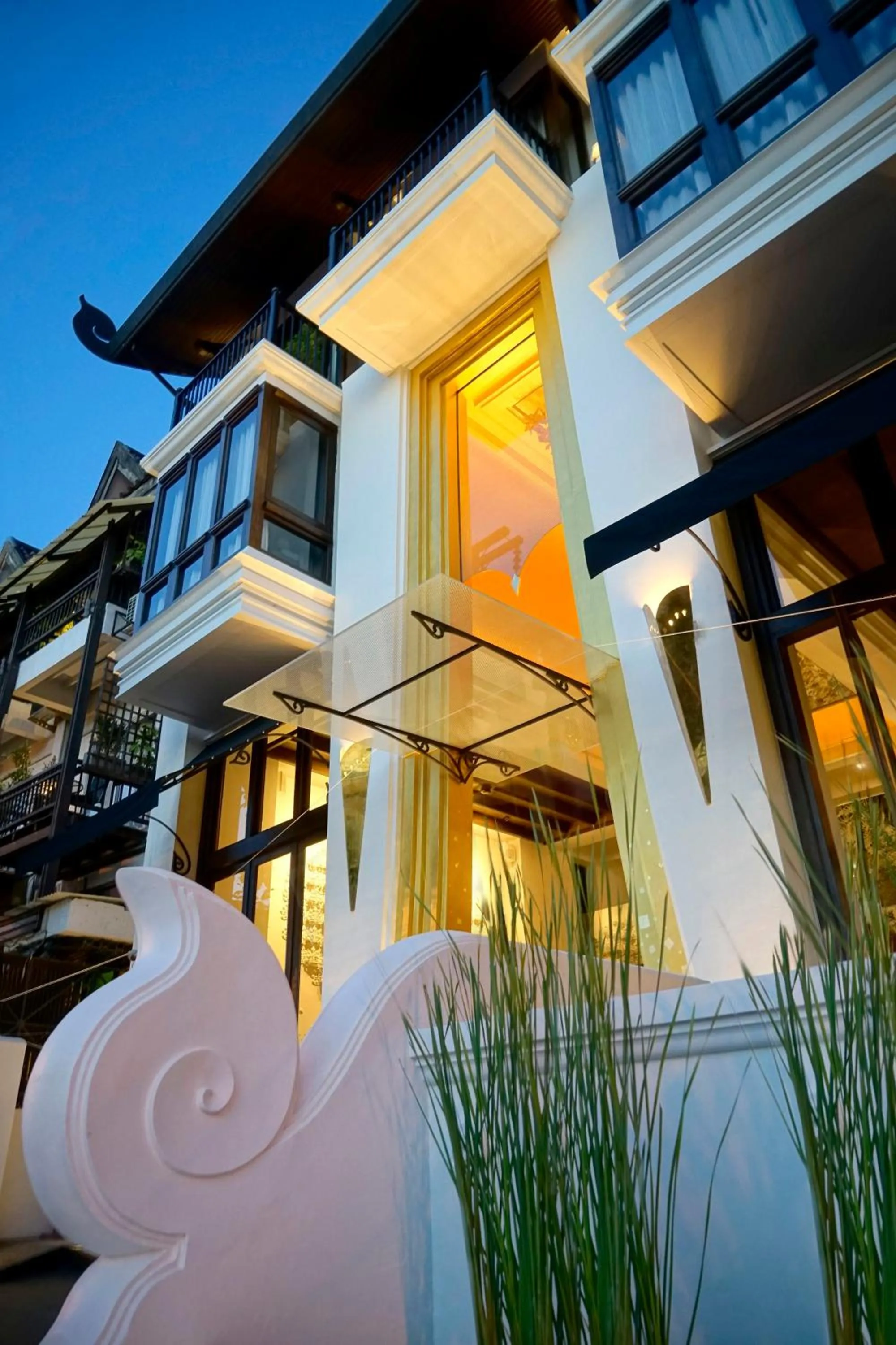 Facade/entrance in Makkachiva