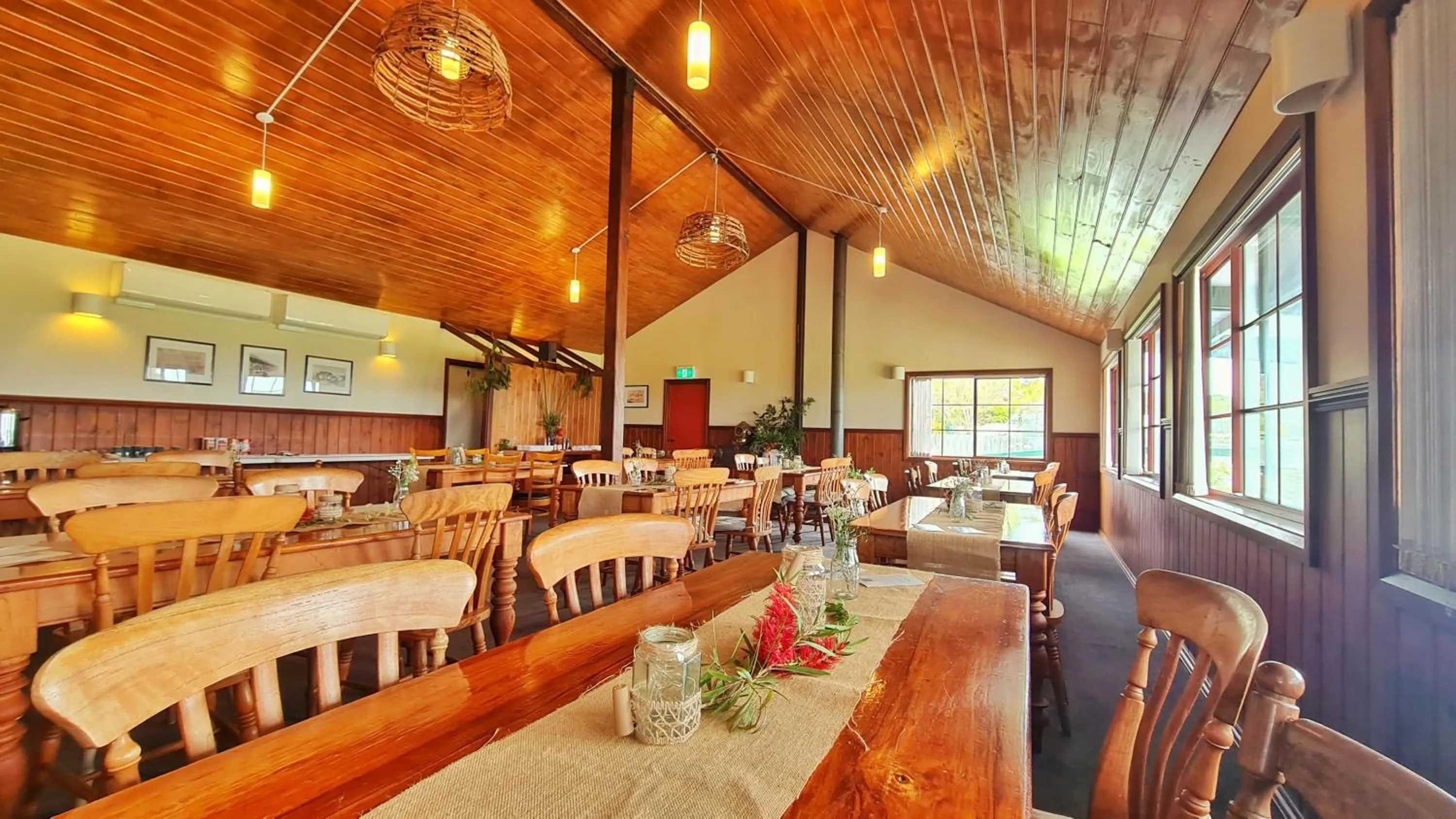 Restaurant/places to eat in Baudins Accommodation