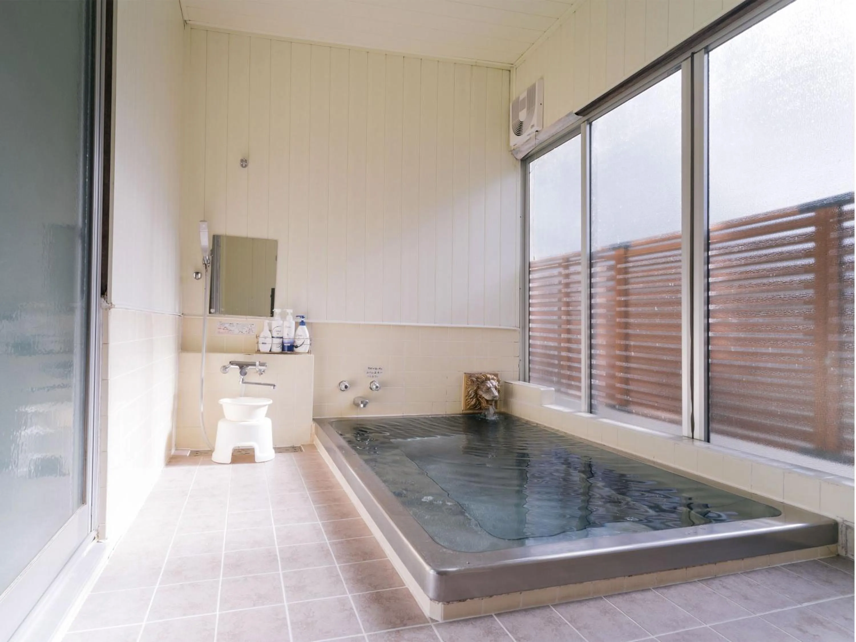 Public Bath in Oogute Kohan Shirasagi So