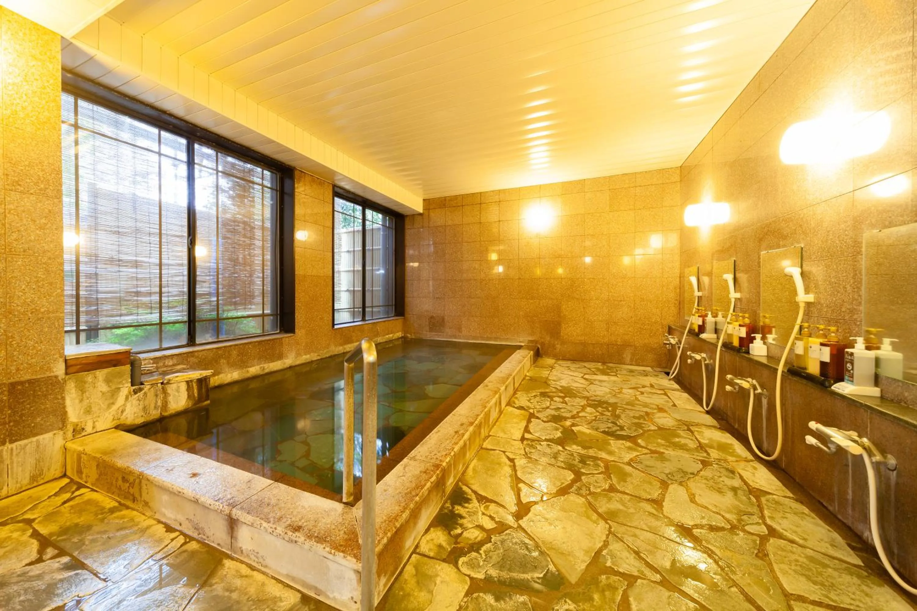 Hot Spring Bath in Gora Hotel Paipuno Kemuri Plus