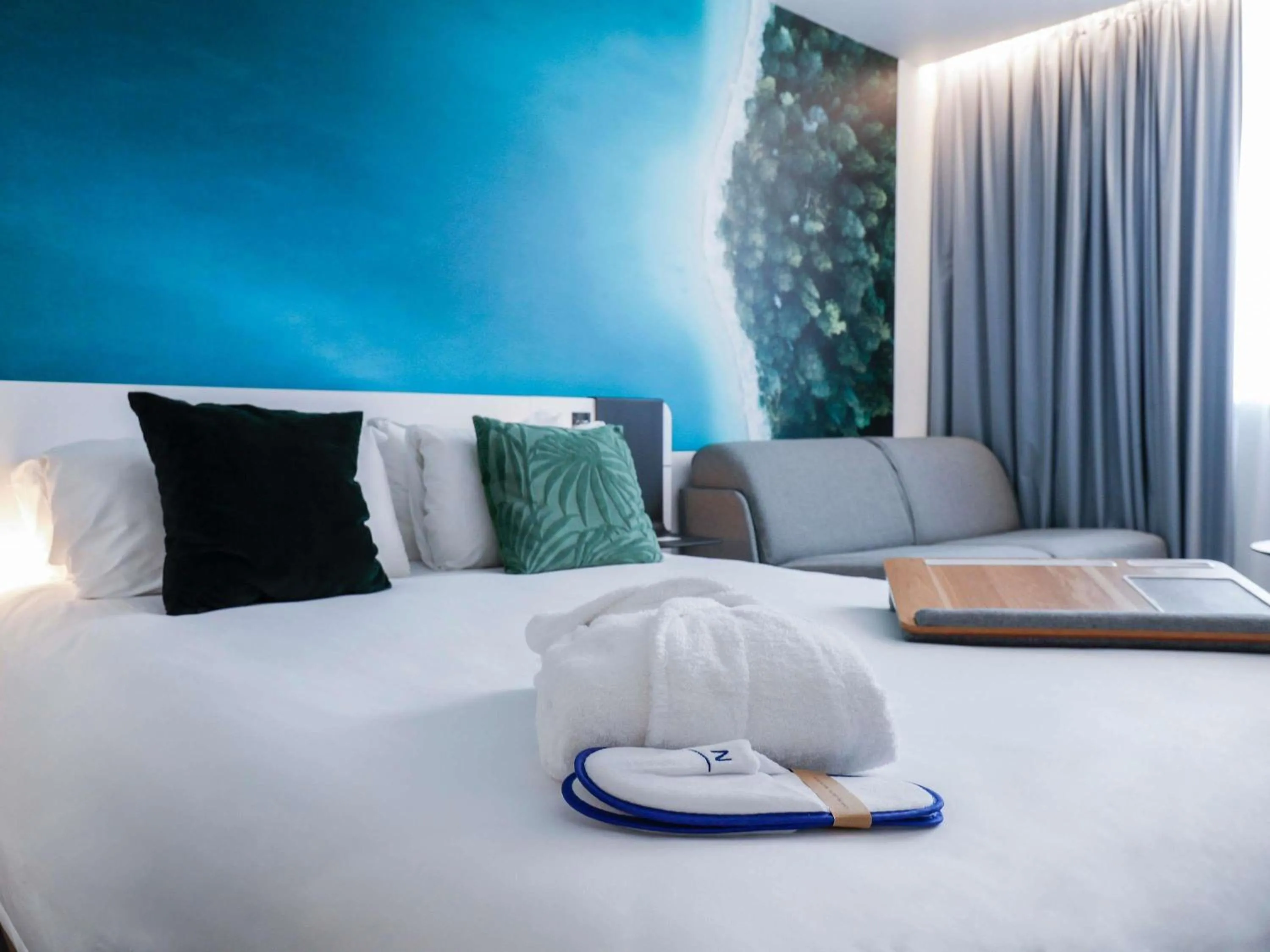 Bedroom, Bed in Novotel Luxembourg Centre