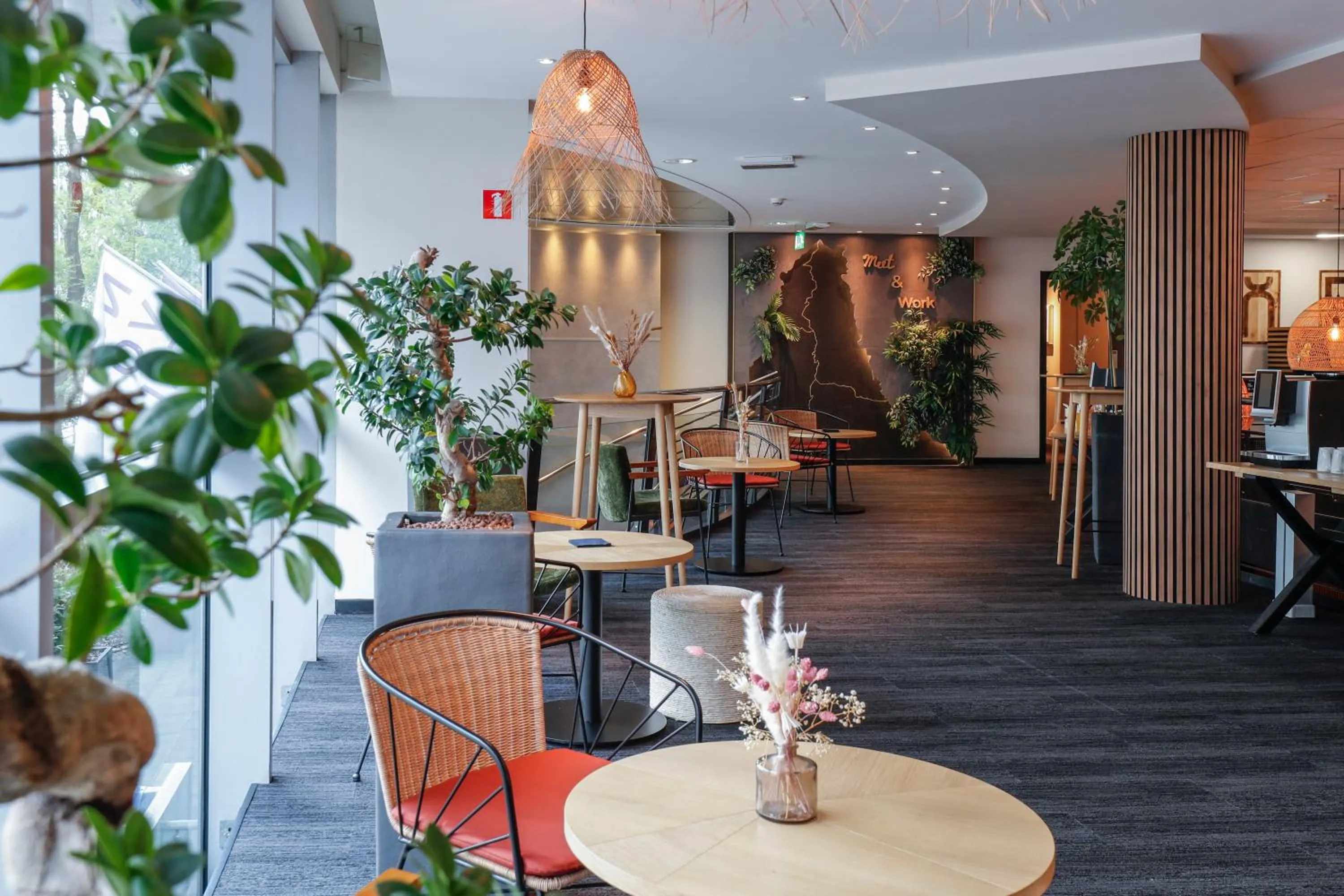 Lobby or reception in Novotel Luxembourg Centre