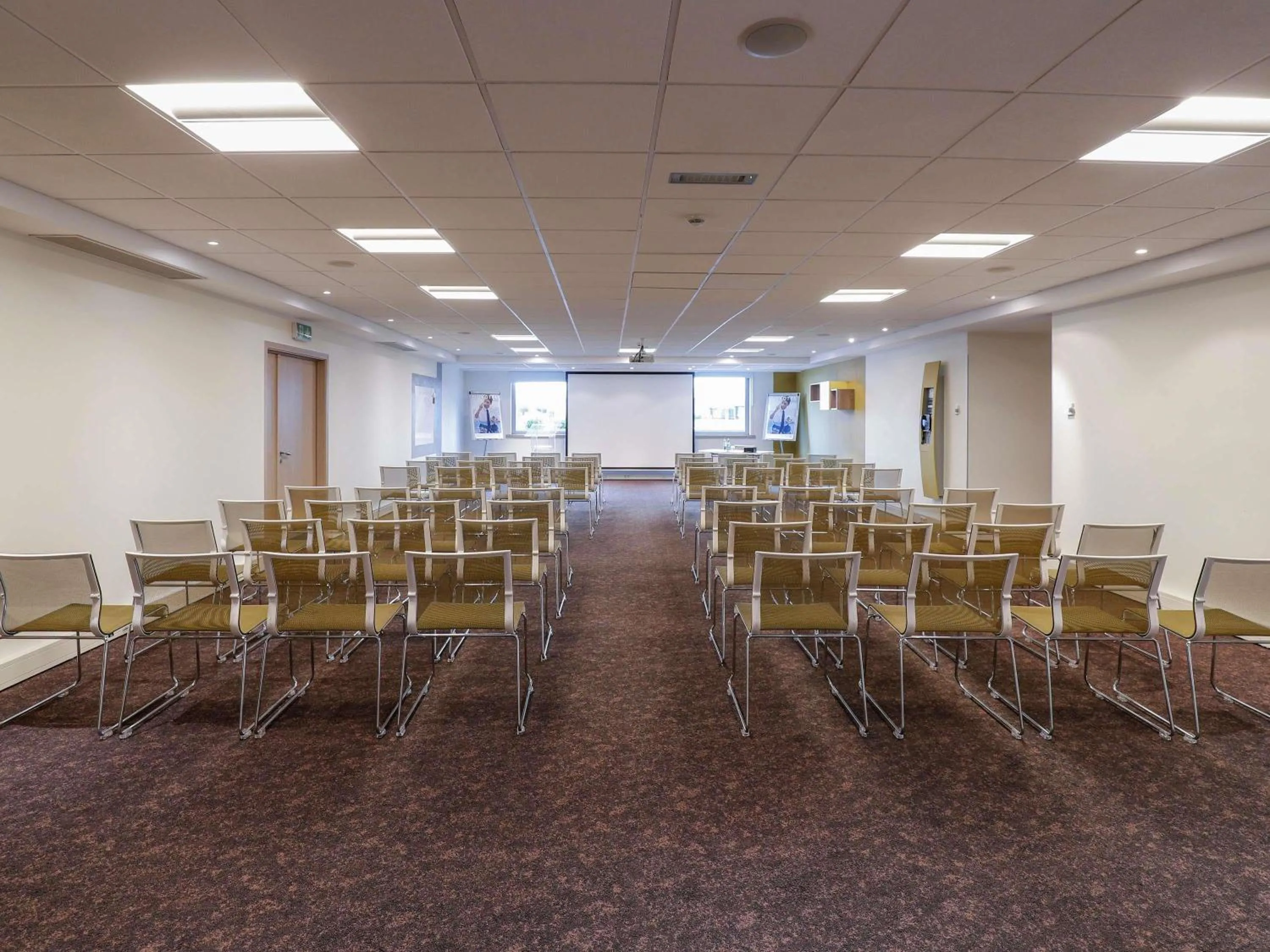 Meeting/conference room in Novotel Luxembourg Centre
