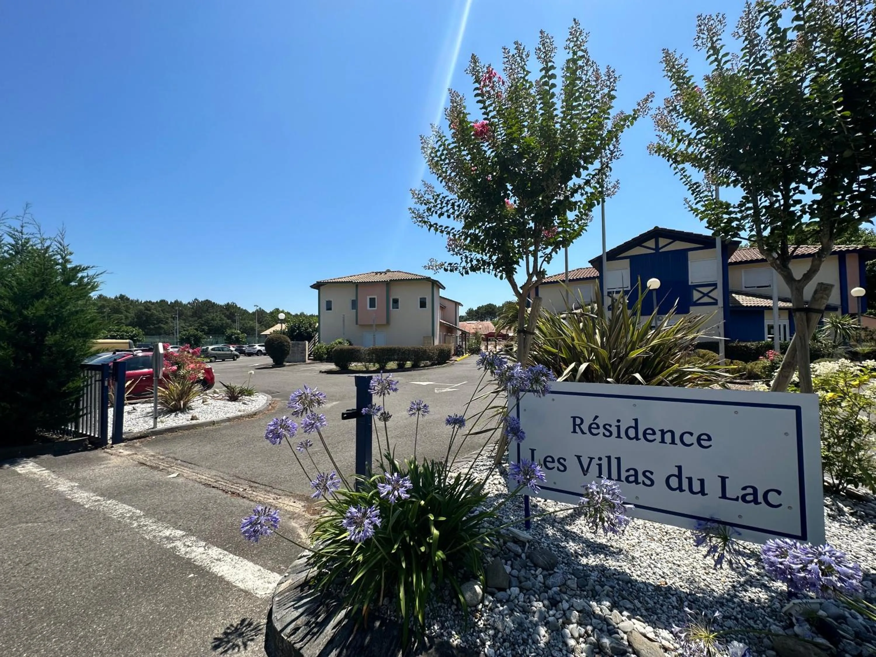 Parking in Résidence Mes Amours d'Enfants - Les Villas du Lac