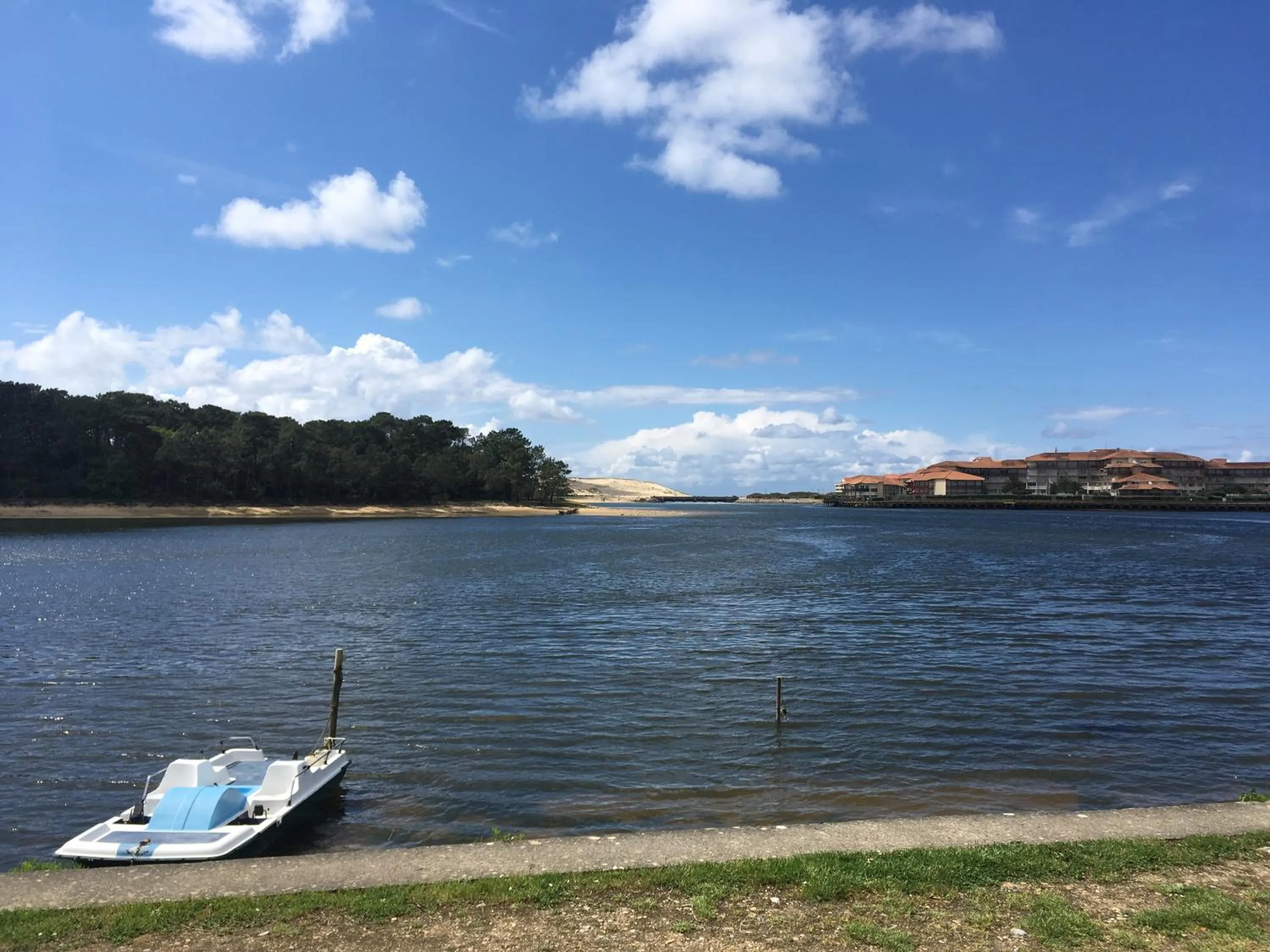 Nearby landmark in Résidence Mes Amours d'Enfants - Les Villas du Lac