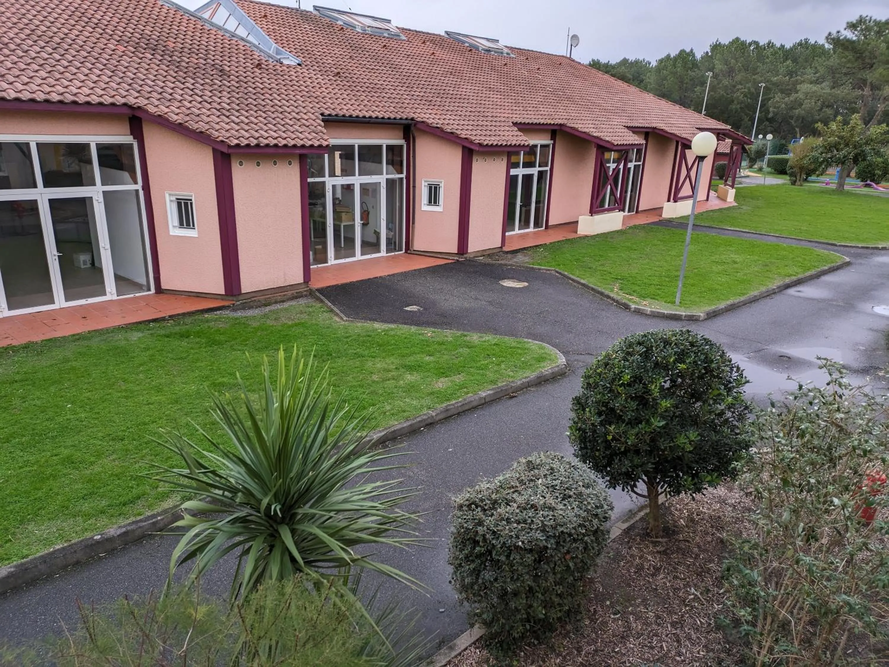 Property building in Résidence Mes Amours d'Enfants - Les Villas du Lac