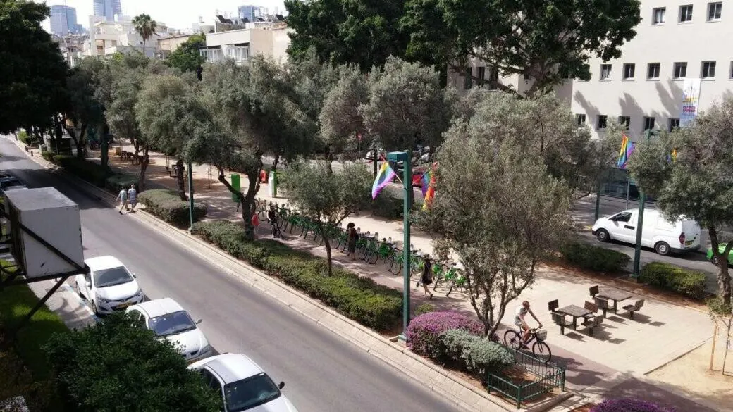 Ben Gurion 83