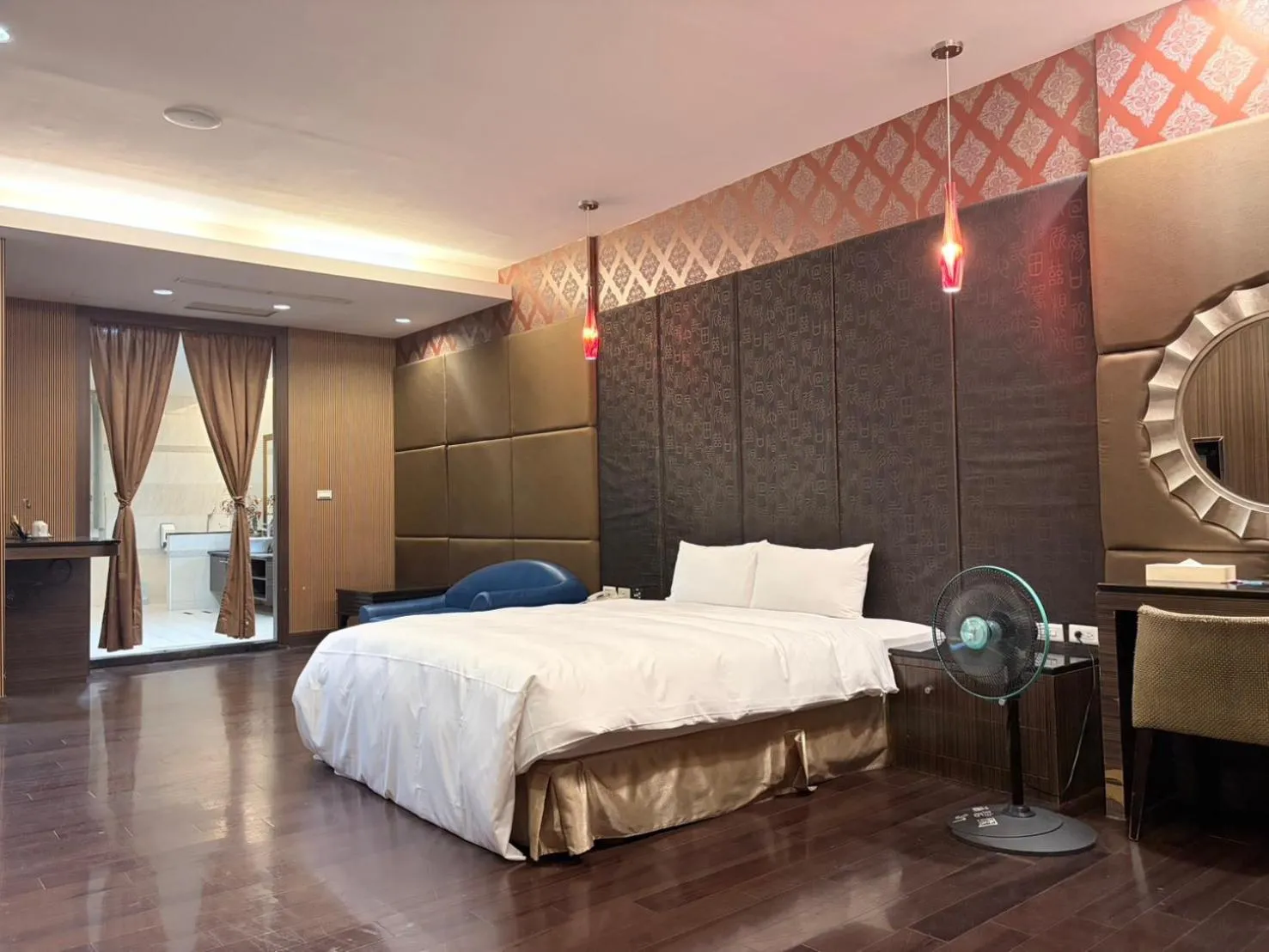 Large Double Room in Lisa Motel