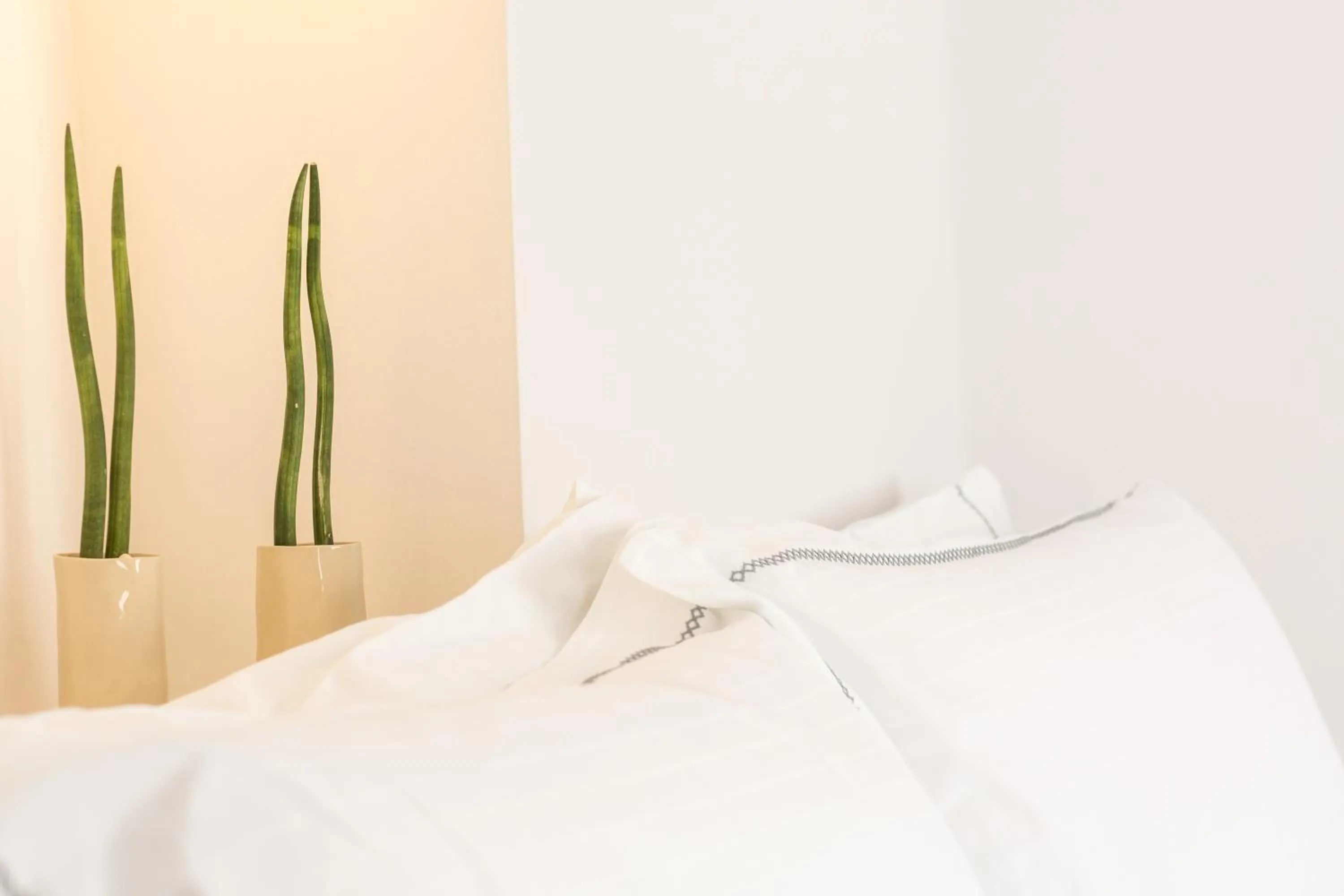 Time of day, Bed in The Dream Santorini