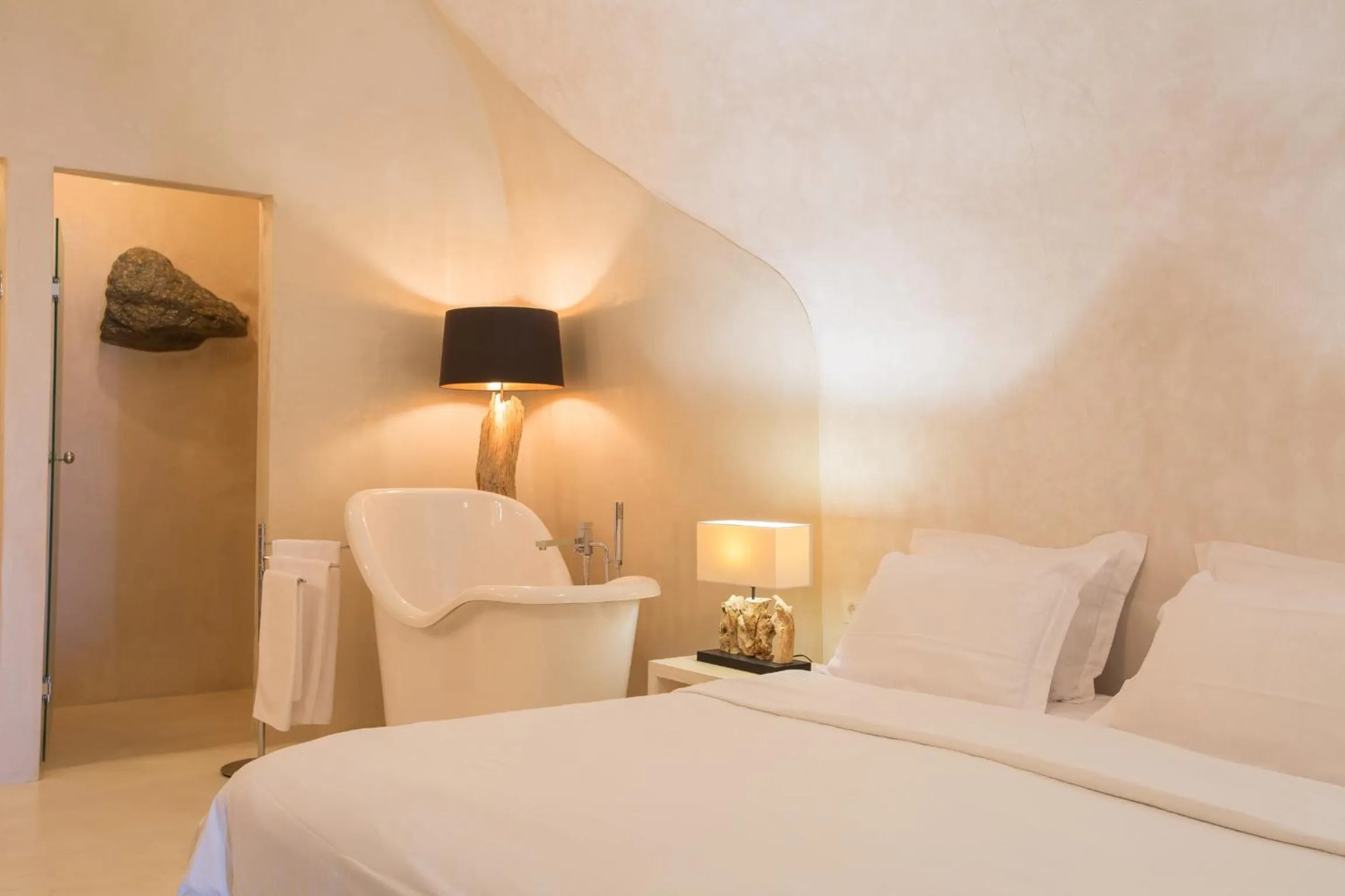 Other, Bed in The Dream Santorini