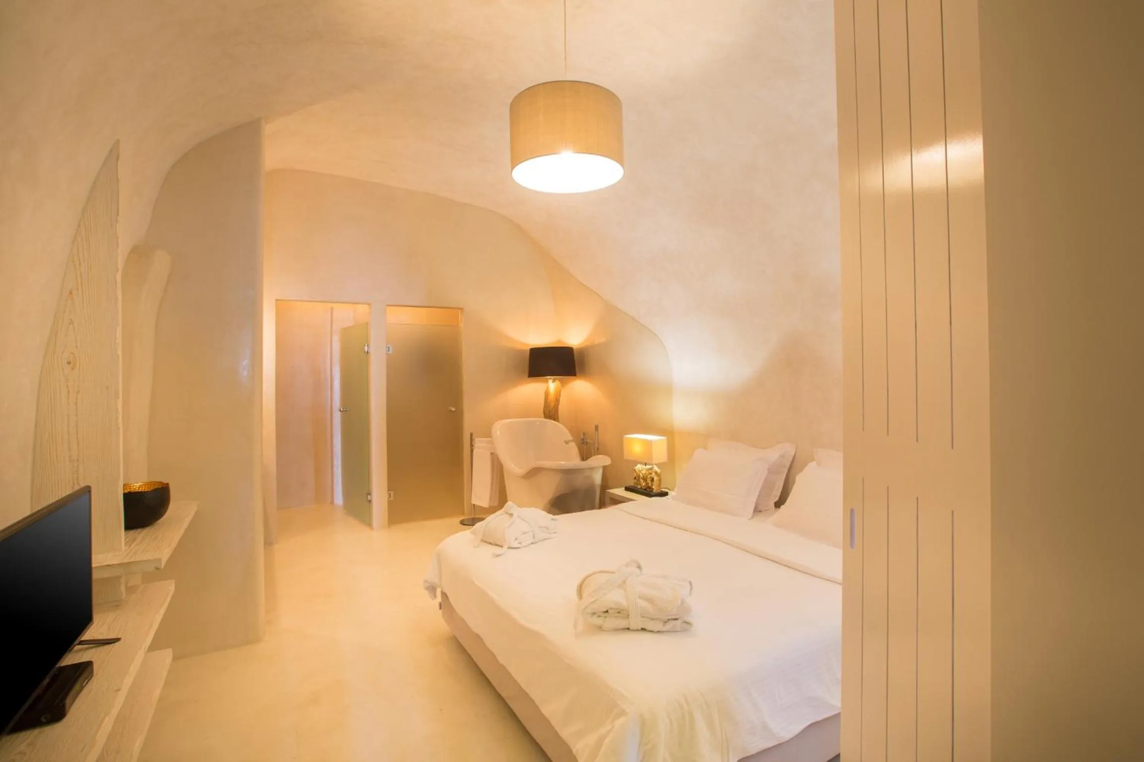 Other, Bed in The Dream Santorini