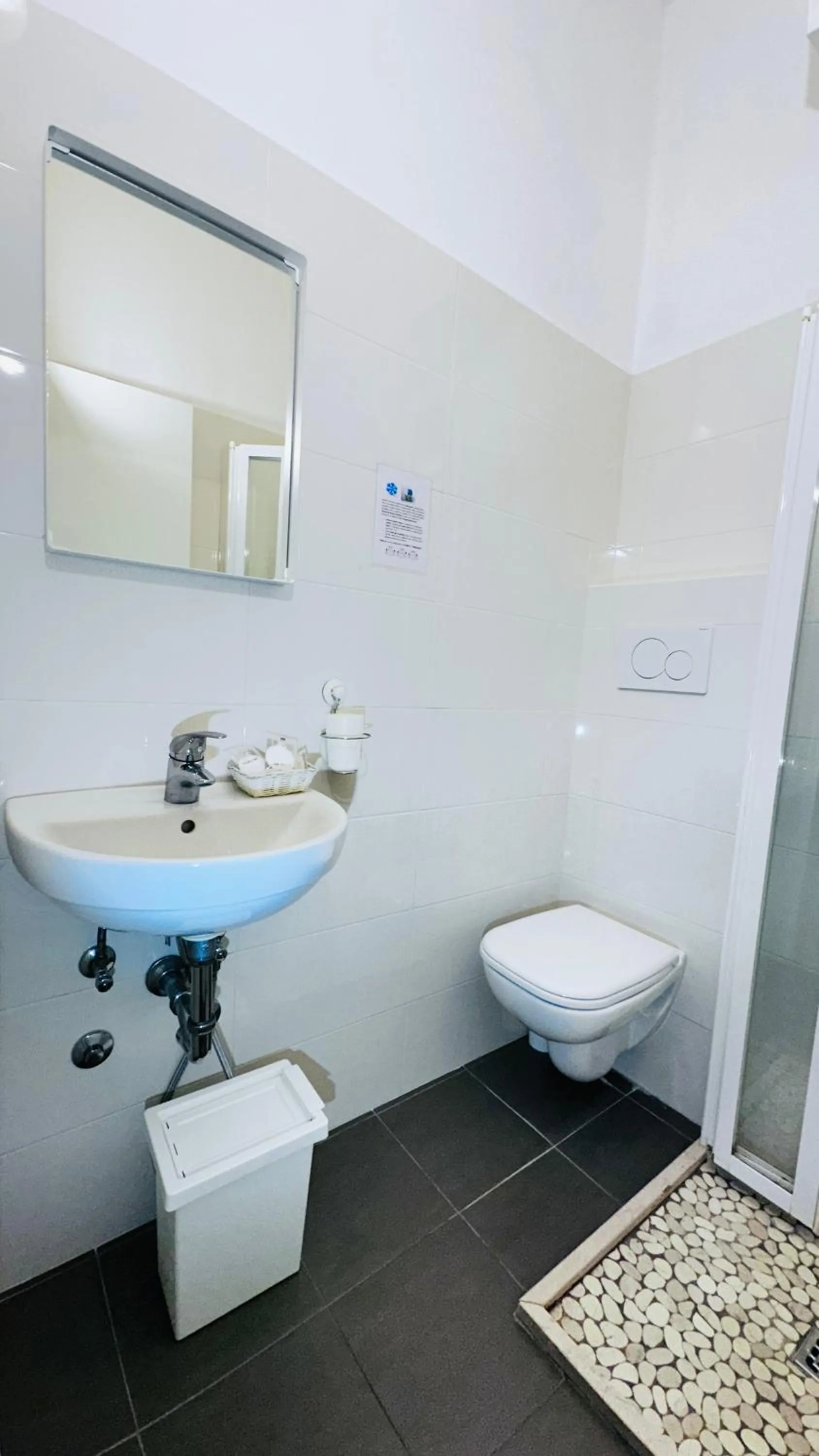 Shower in Hotel Villa Perazzini