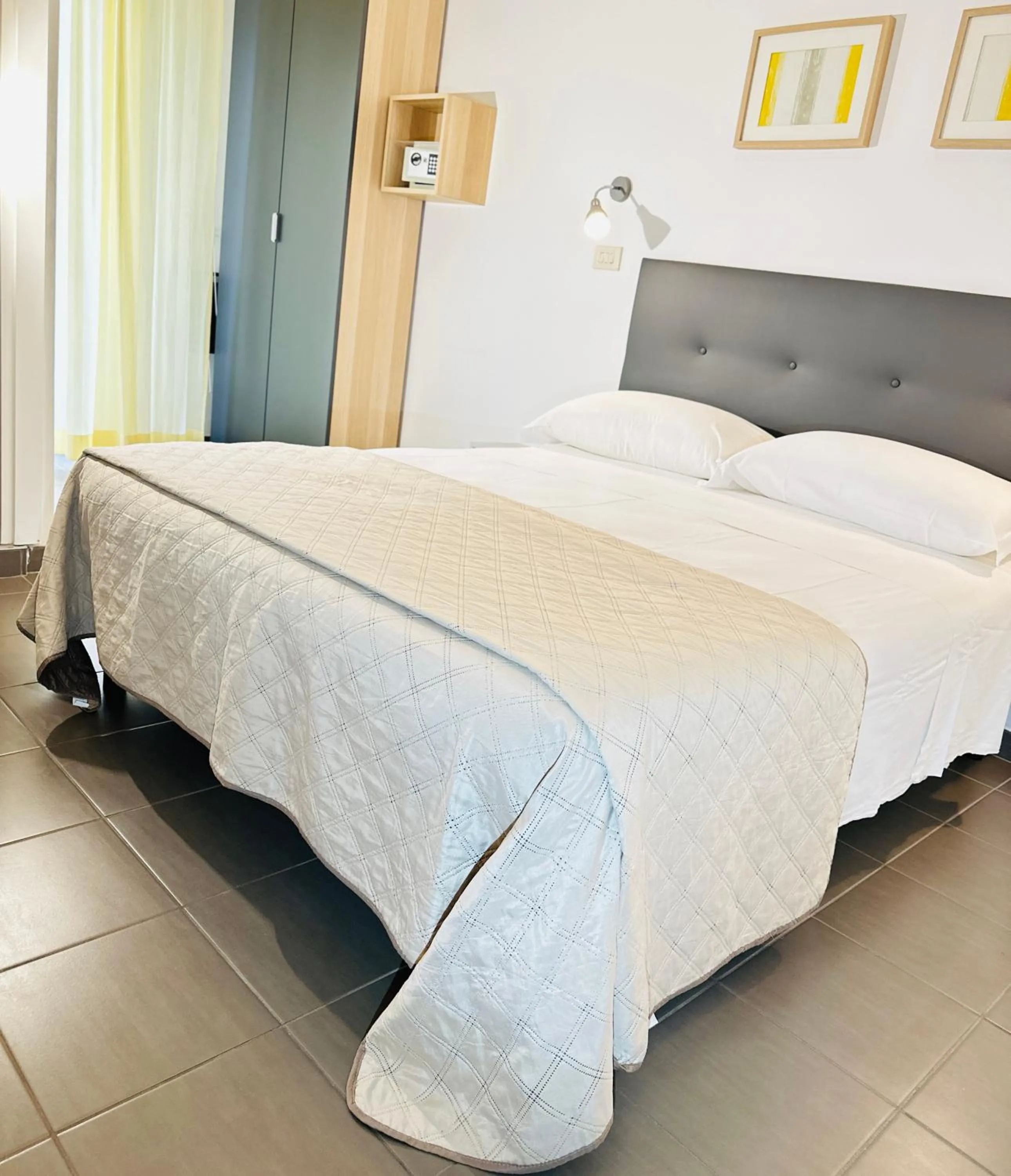 Property building, Bed in Hotel Villa Perazzini