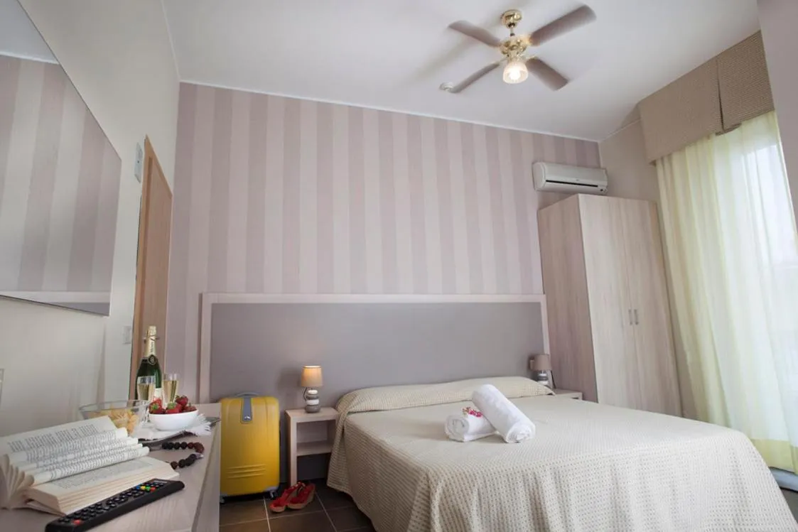 Bedroom, Bed in Hotel Villa Perazzini