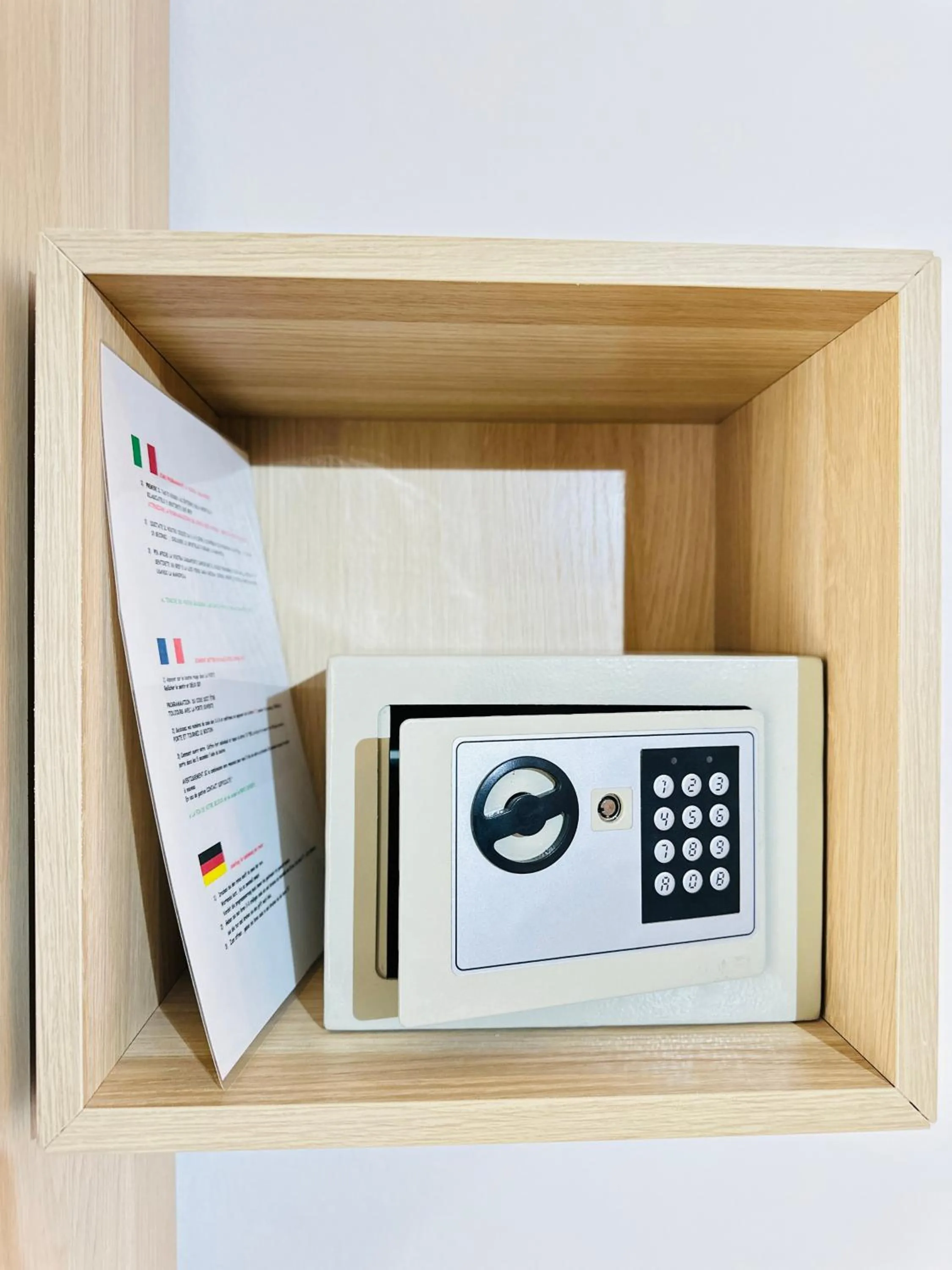 safe in Hotel Villa Perazzini