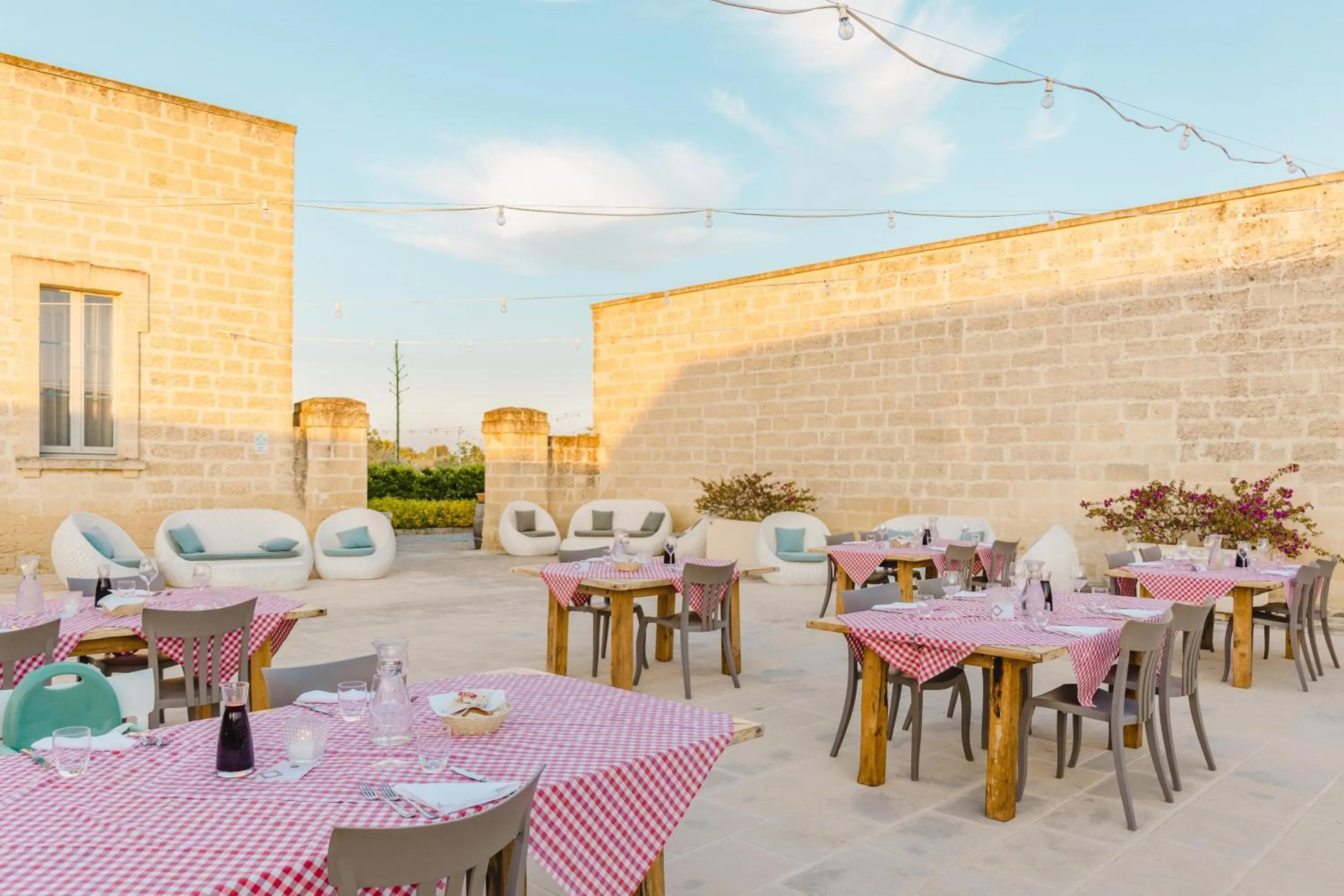 Restaurant/places to eat in Relais Masseria Le Cesine - CDSHotels