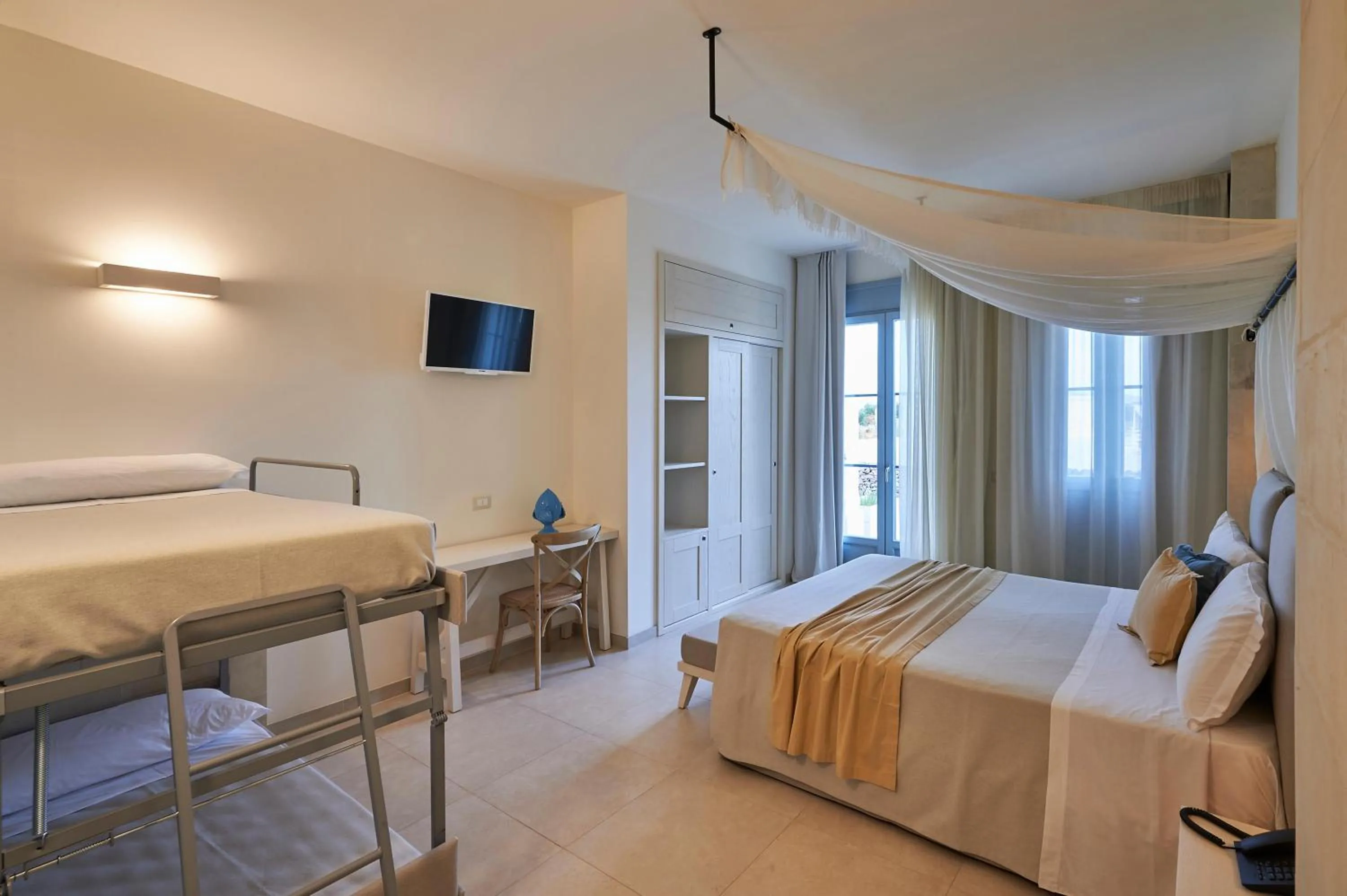 Bed in Relais Masseria Le Cesine - CDSHotels