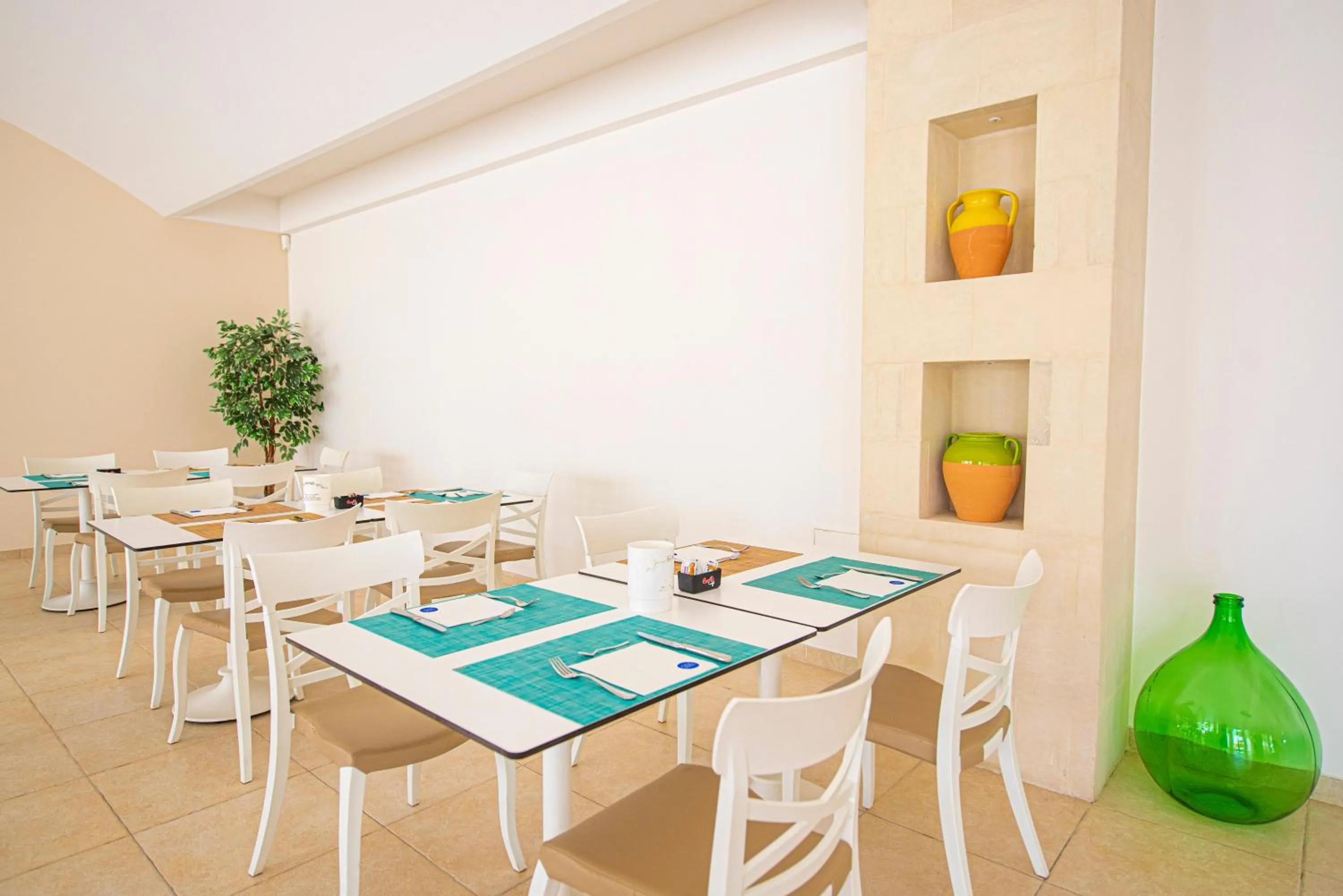 Restaurant/places to eat in Relais Masseria Le Cesine - CDSHotels