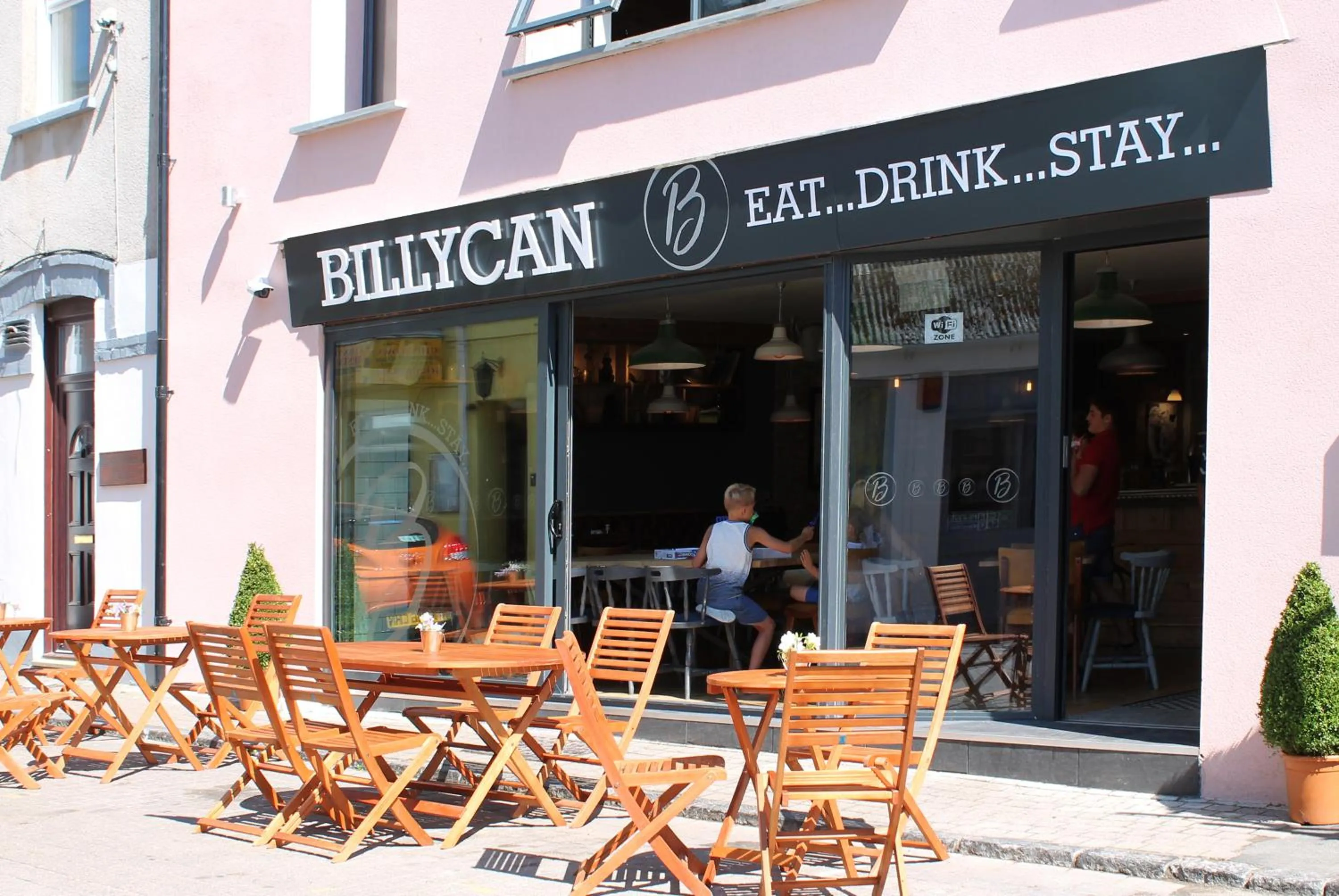 Facade/entrance in Billycan