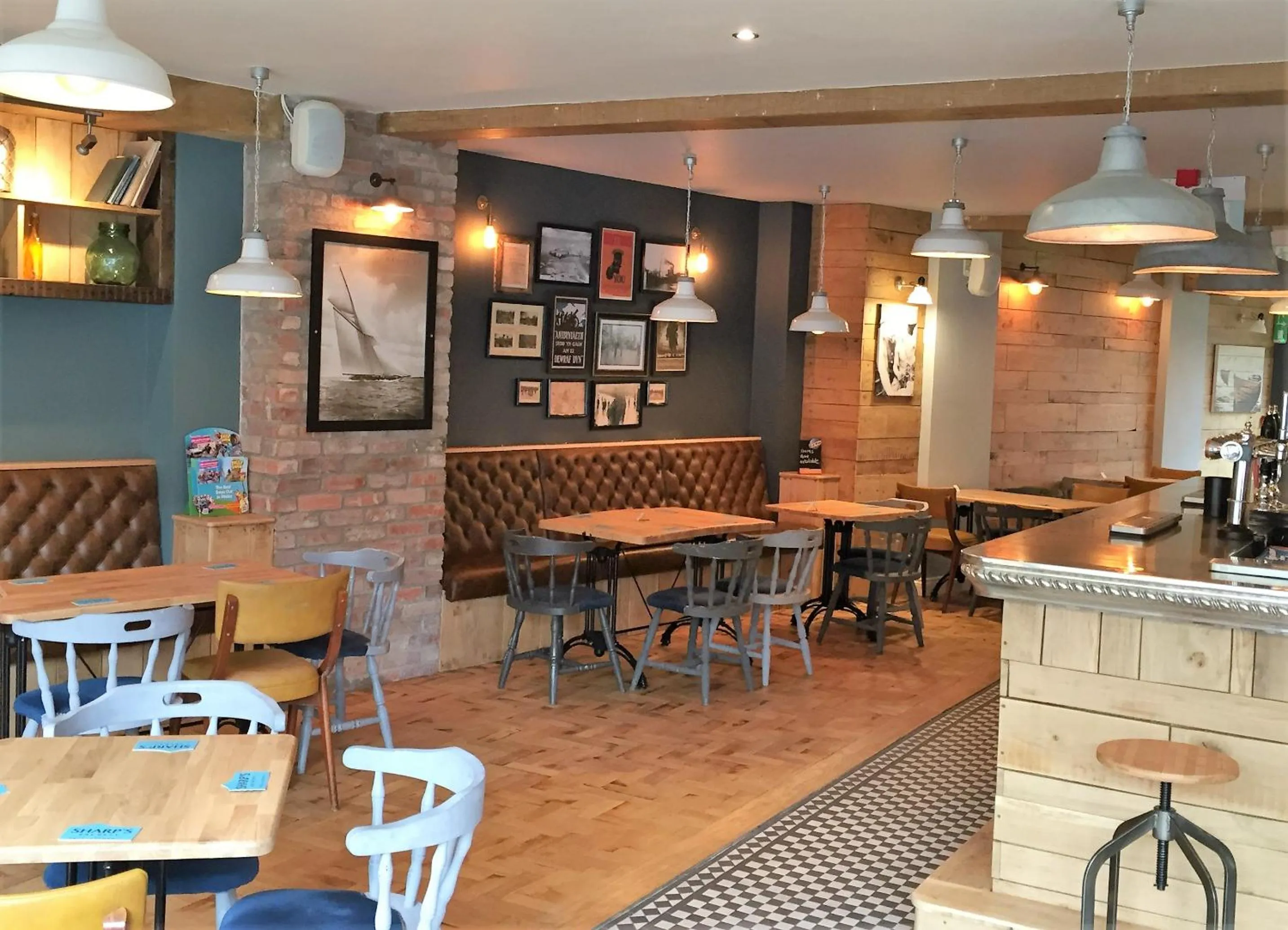 Lounge or bar in Billycan