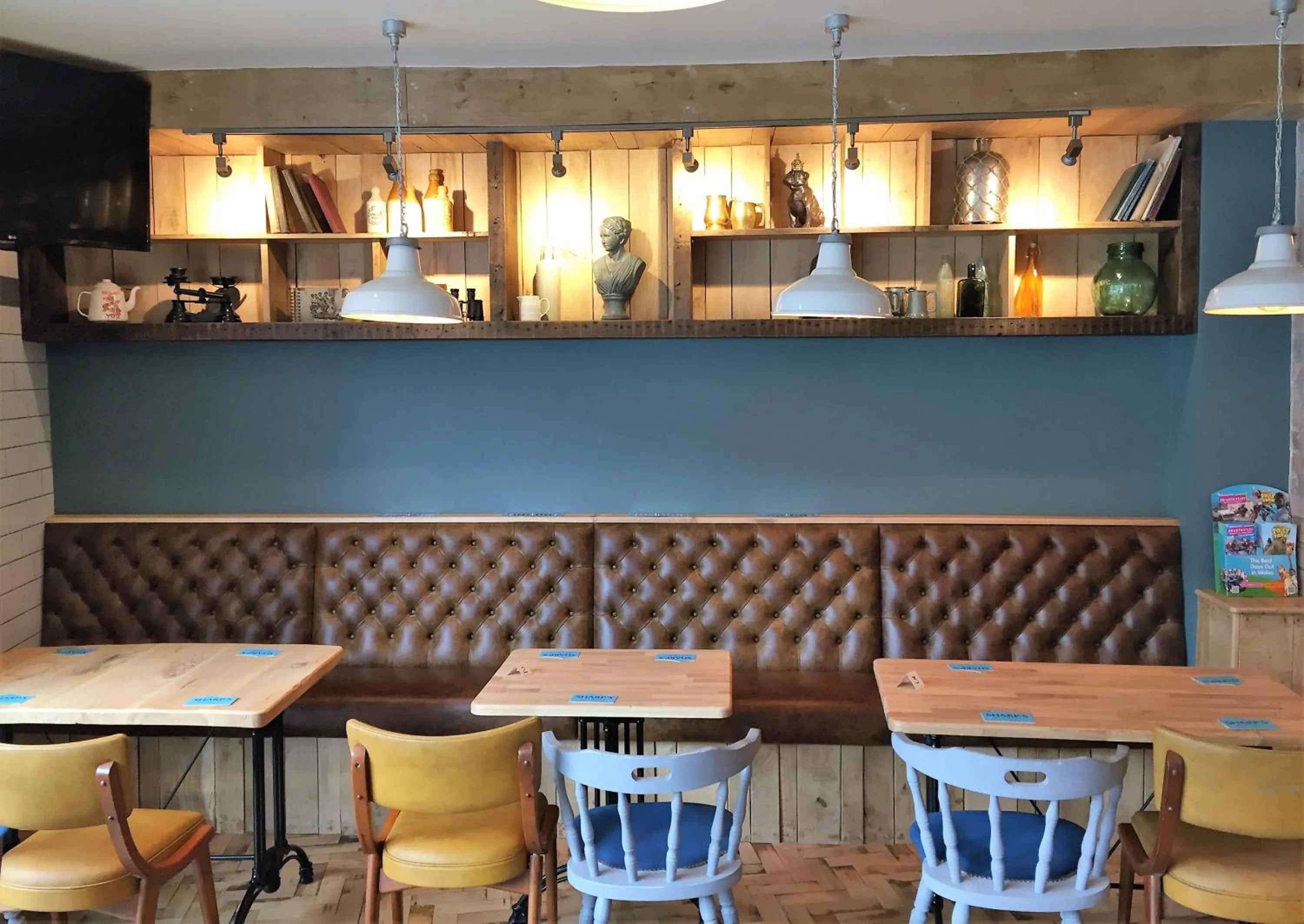 Lounge or bar in Billycan