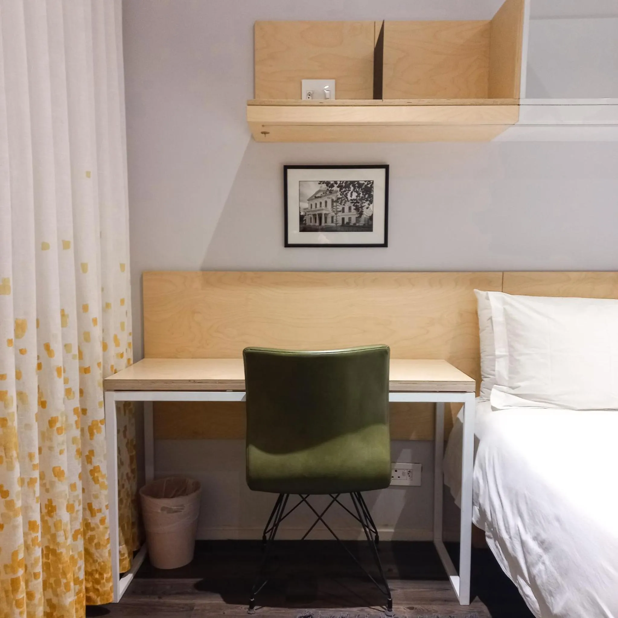 Seating area, Bed in Laanhof Studios