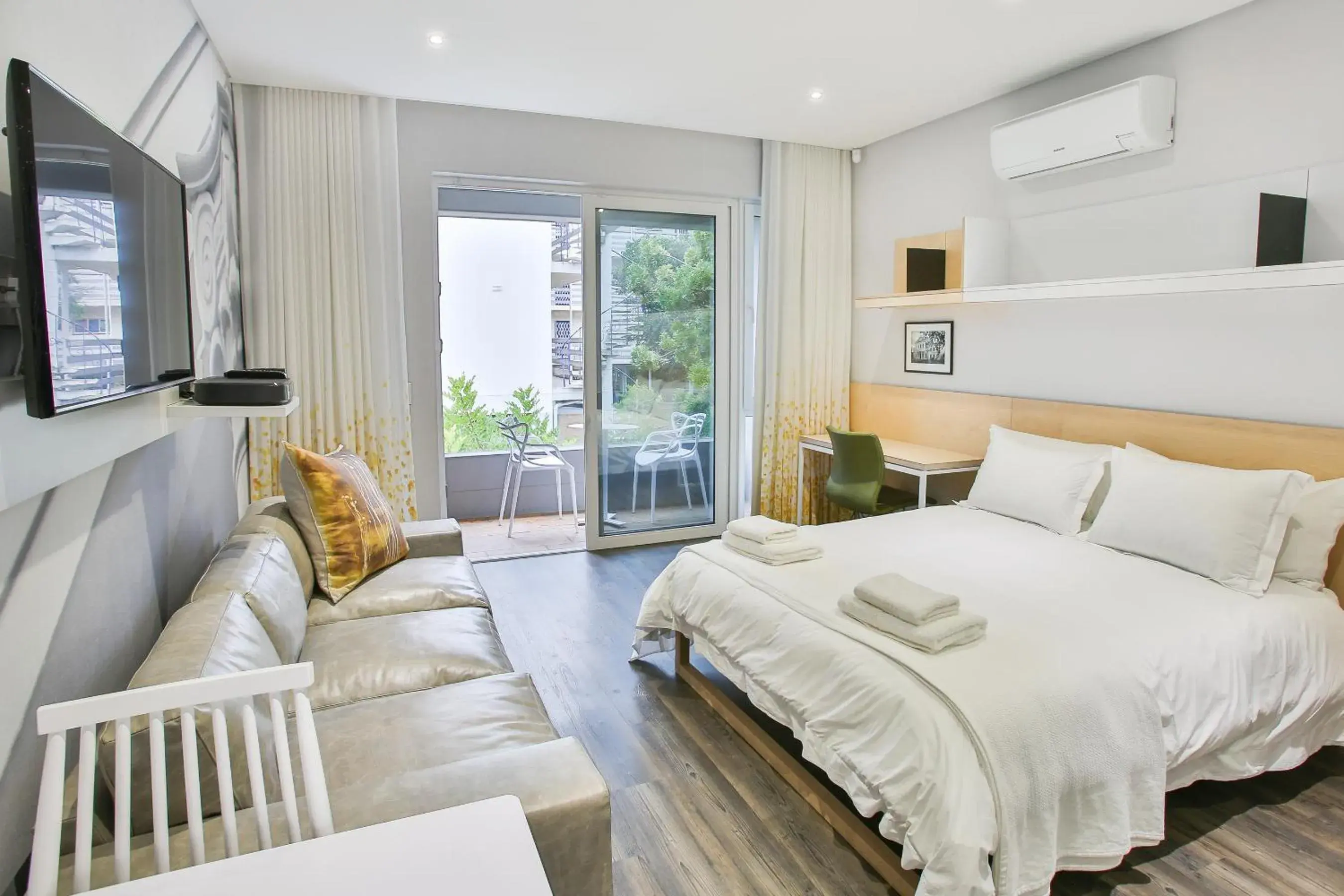 Studio Apartment - single occupancy in Laanhof Studios Studio Apartment - single occupancy in Laanhof Studios