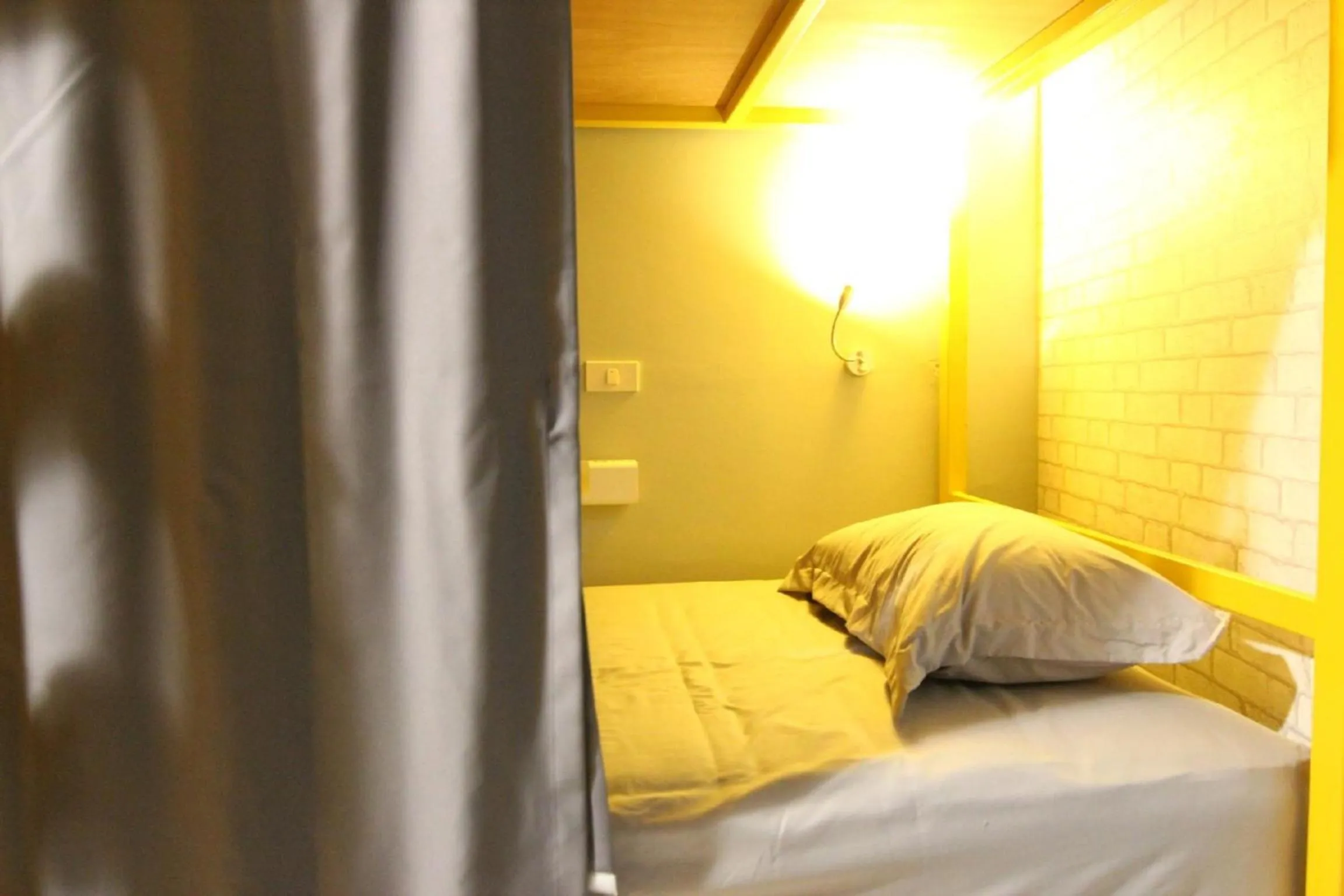 Property building, Bed in The Moon Hostel Huahin