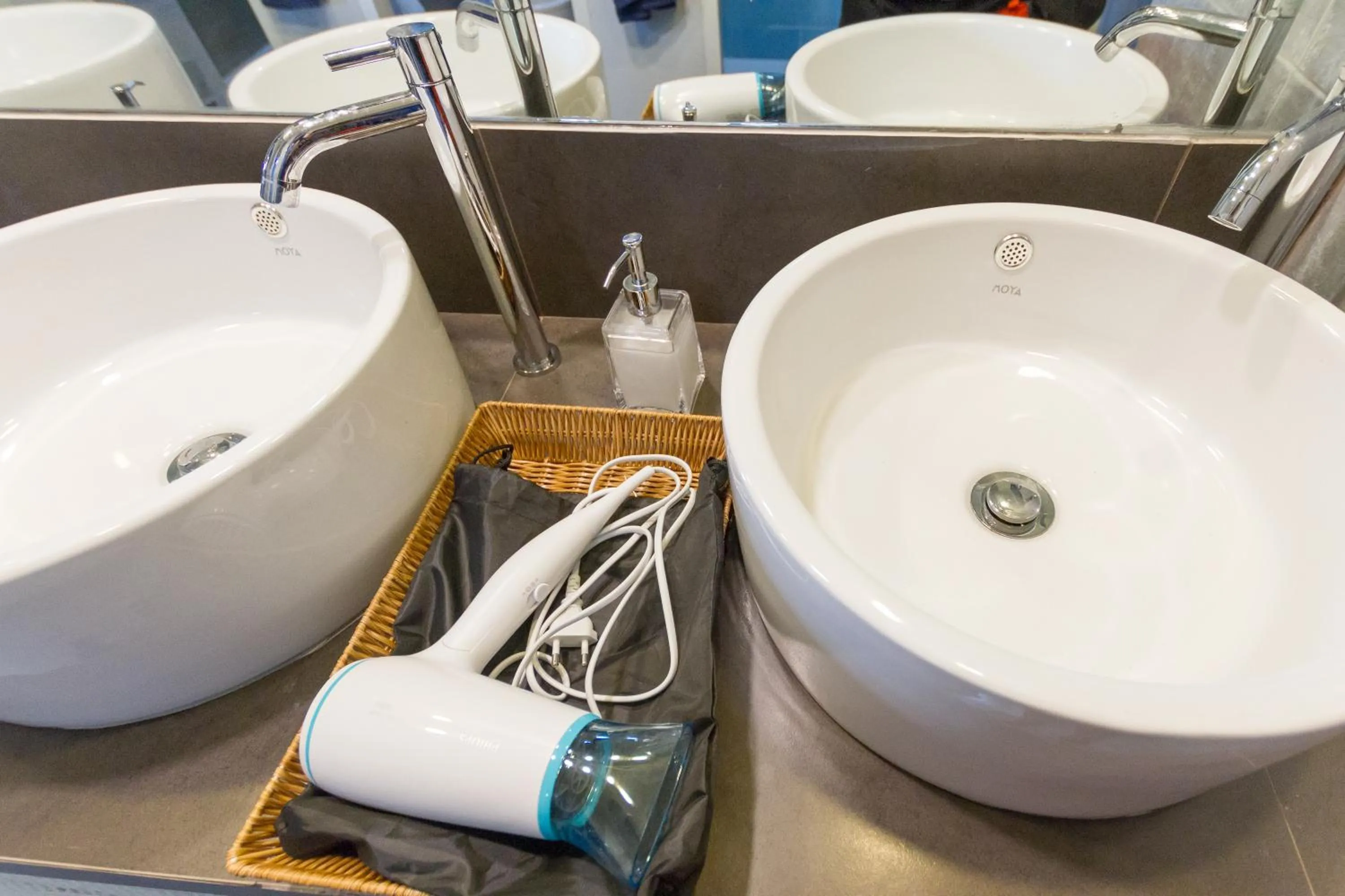 Shower in The Moon Hostel Huahin