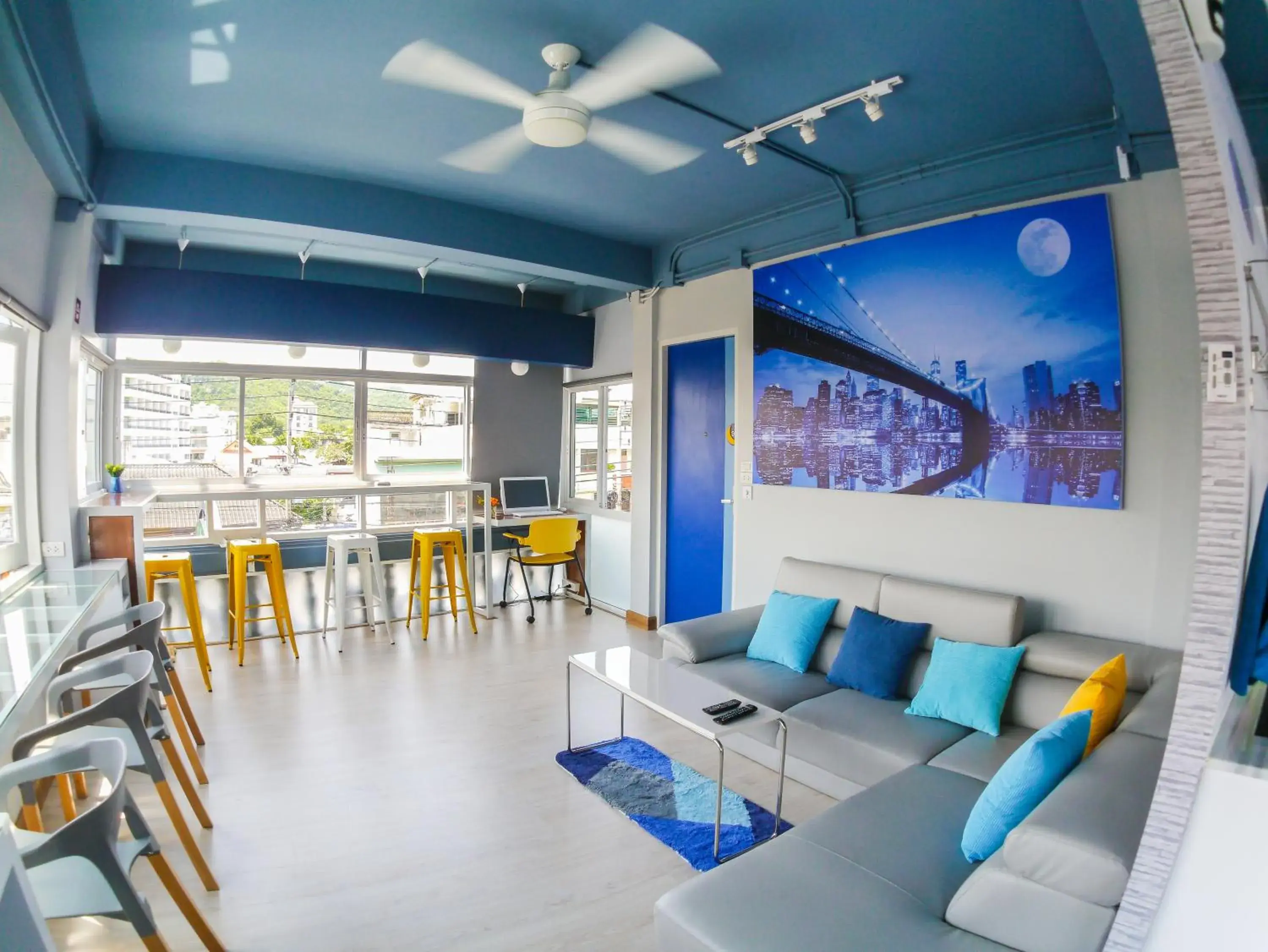 Restaurant/places to eat in The Moon Hostel Huahin Restaurant/places to eat in The Moon Hostel Huahin