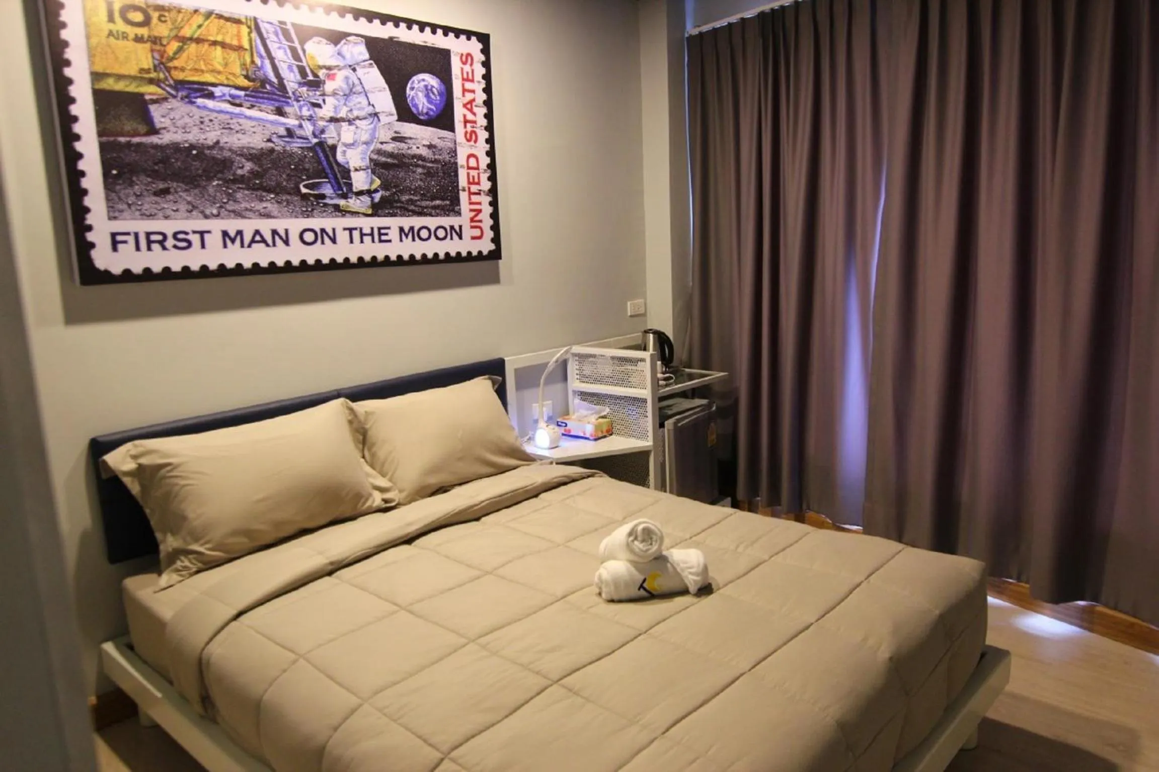 Property building, Bed in The Moon Hostel Huahin