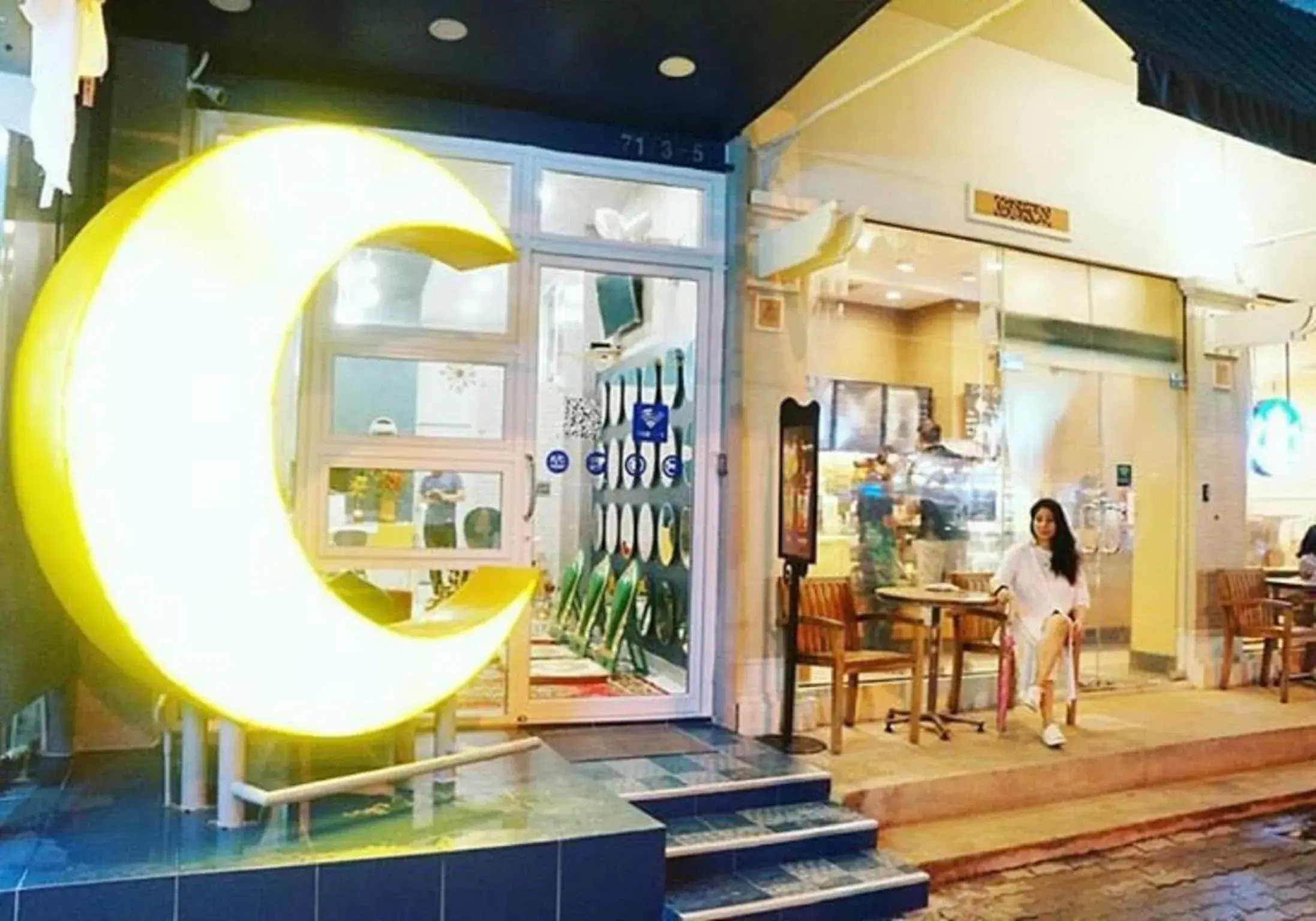 Property building in The Moon Hostel Huahin Property building in The Moon Hostel Huahin