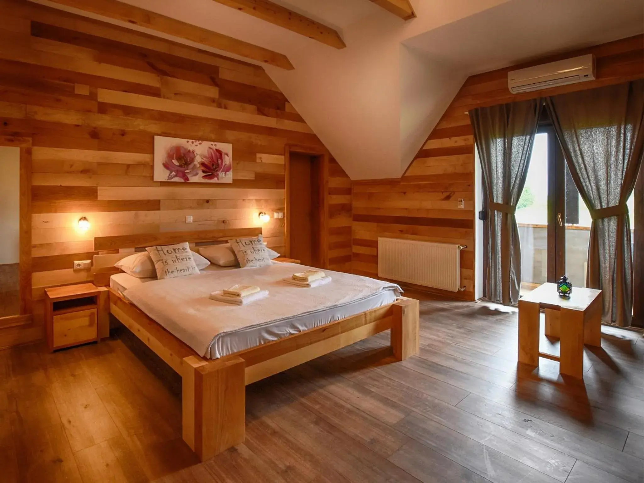 King Room with Balcony in Villa Stone King Room with Balcony in Villa Stone