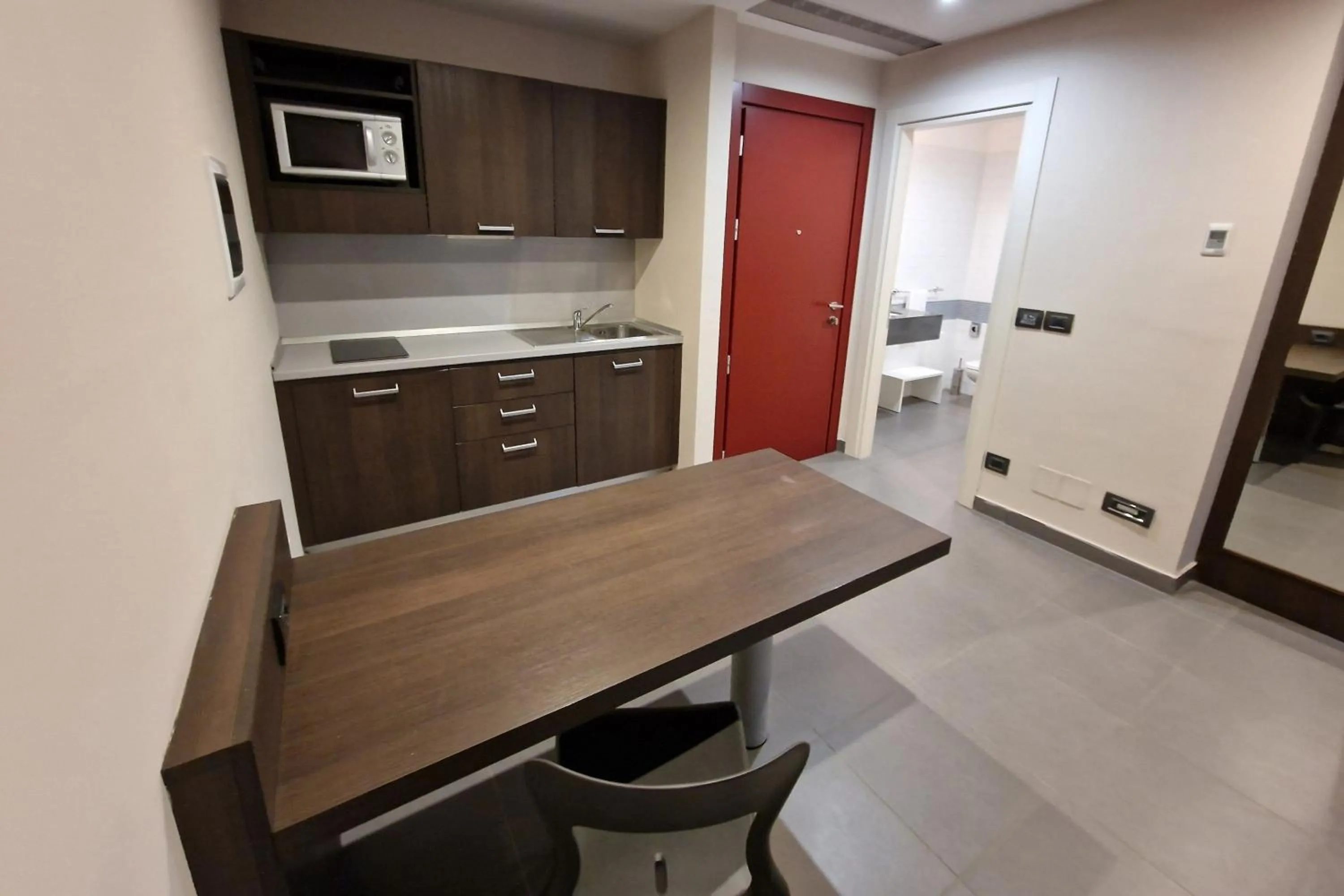 Photo of the whole room in Inn Naples Airport