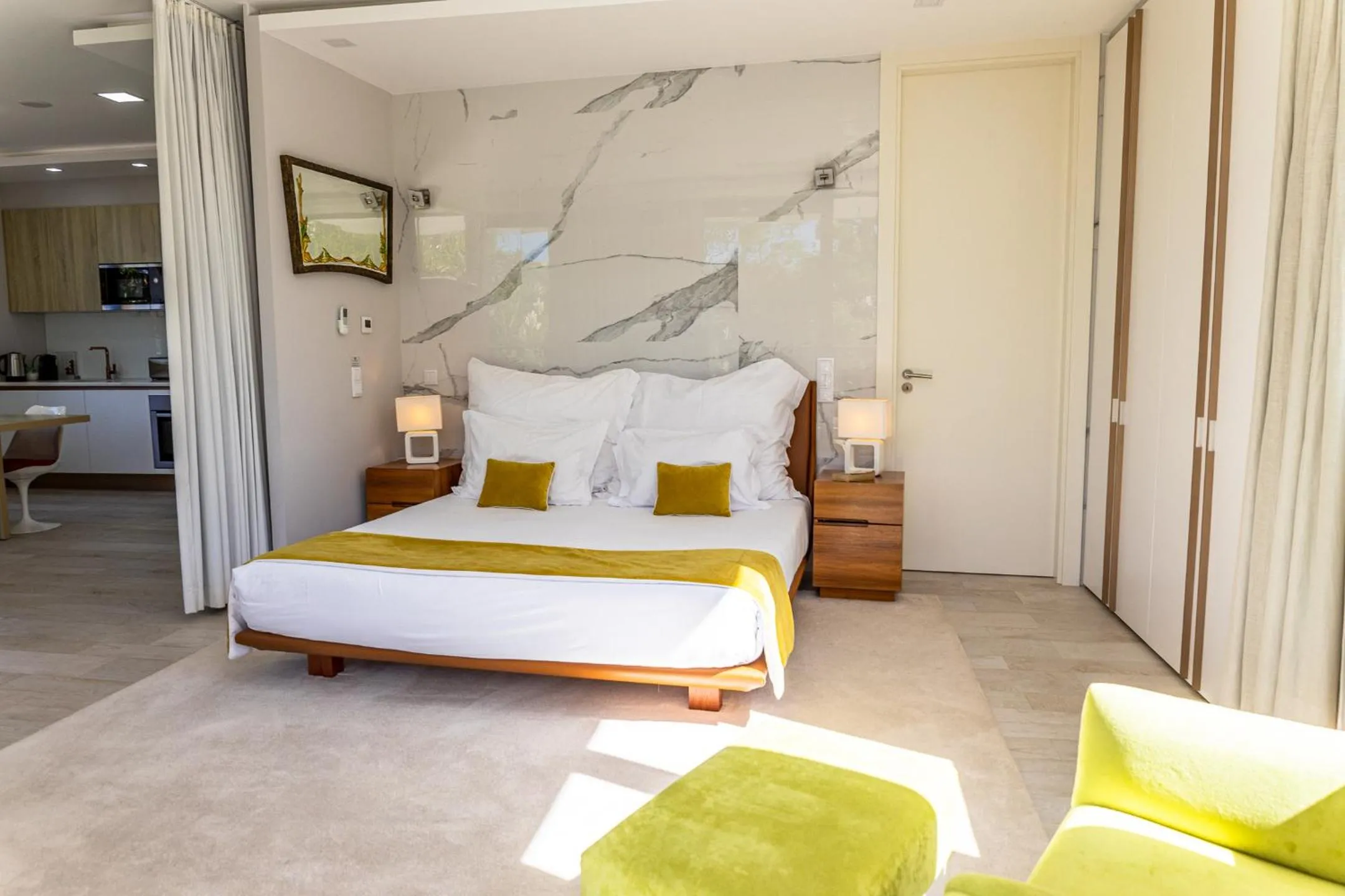 Deluxe One-Bedroom Apartment in Fazenda Viegas