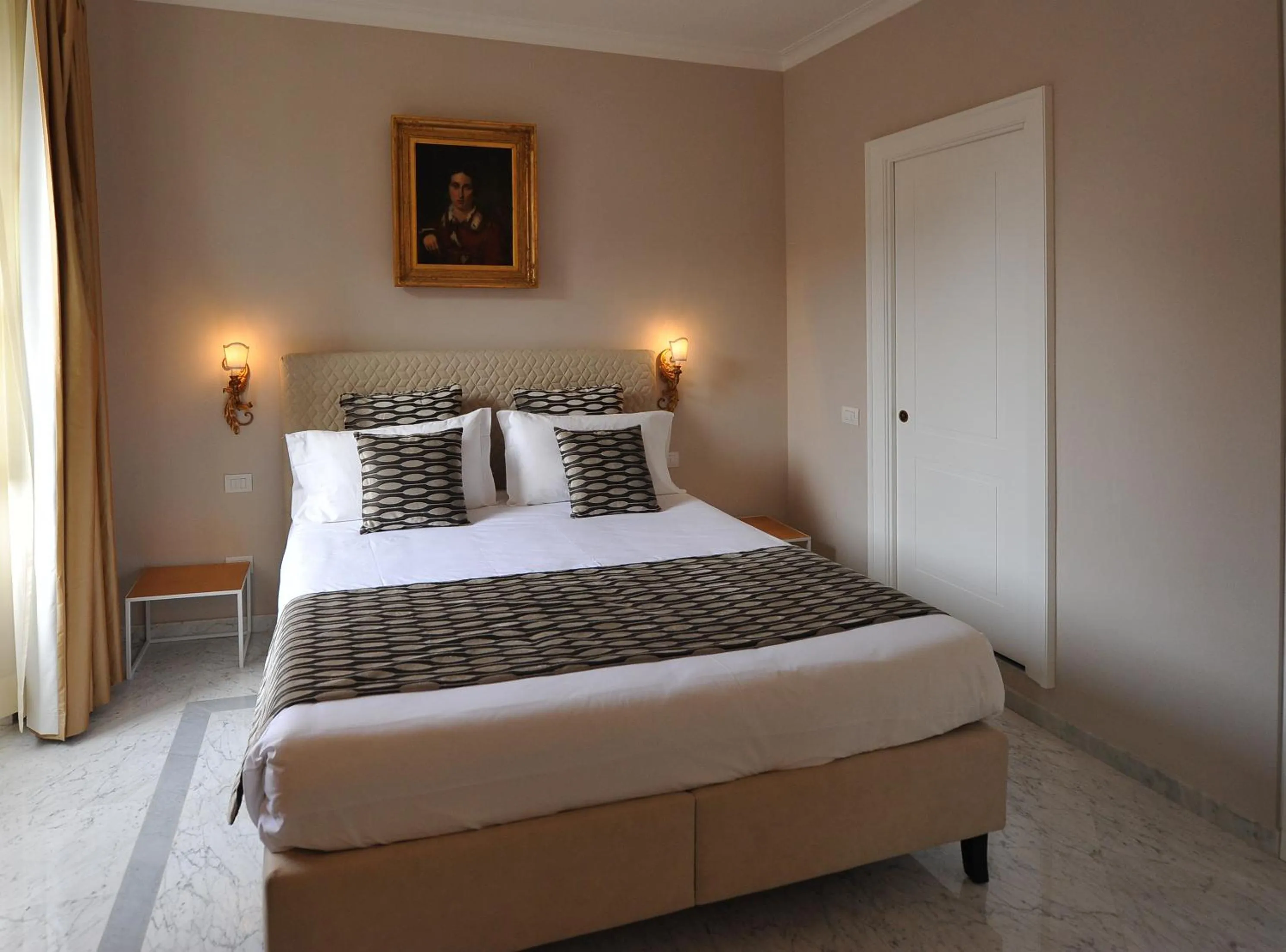 Bedroom, Bed in Angel Spagna Suite
