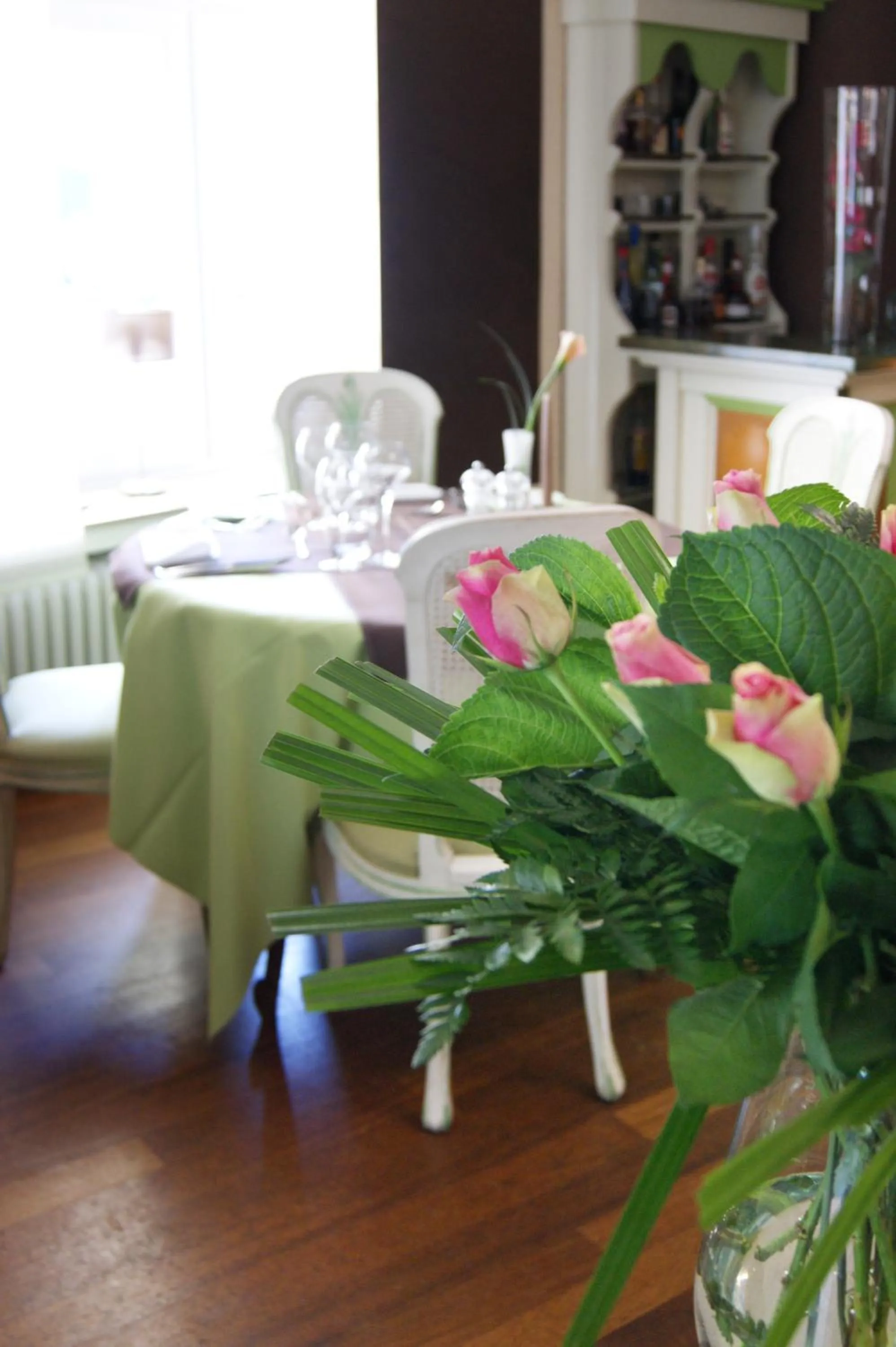 Restaurant/places to eat in Weidendall