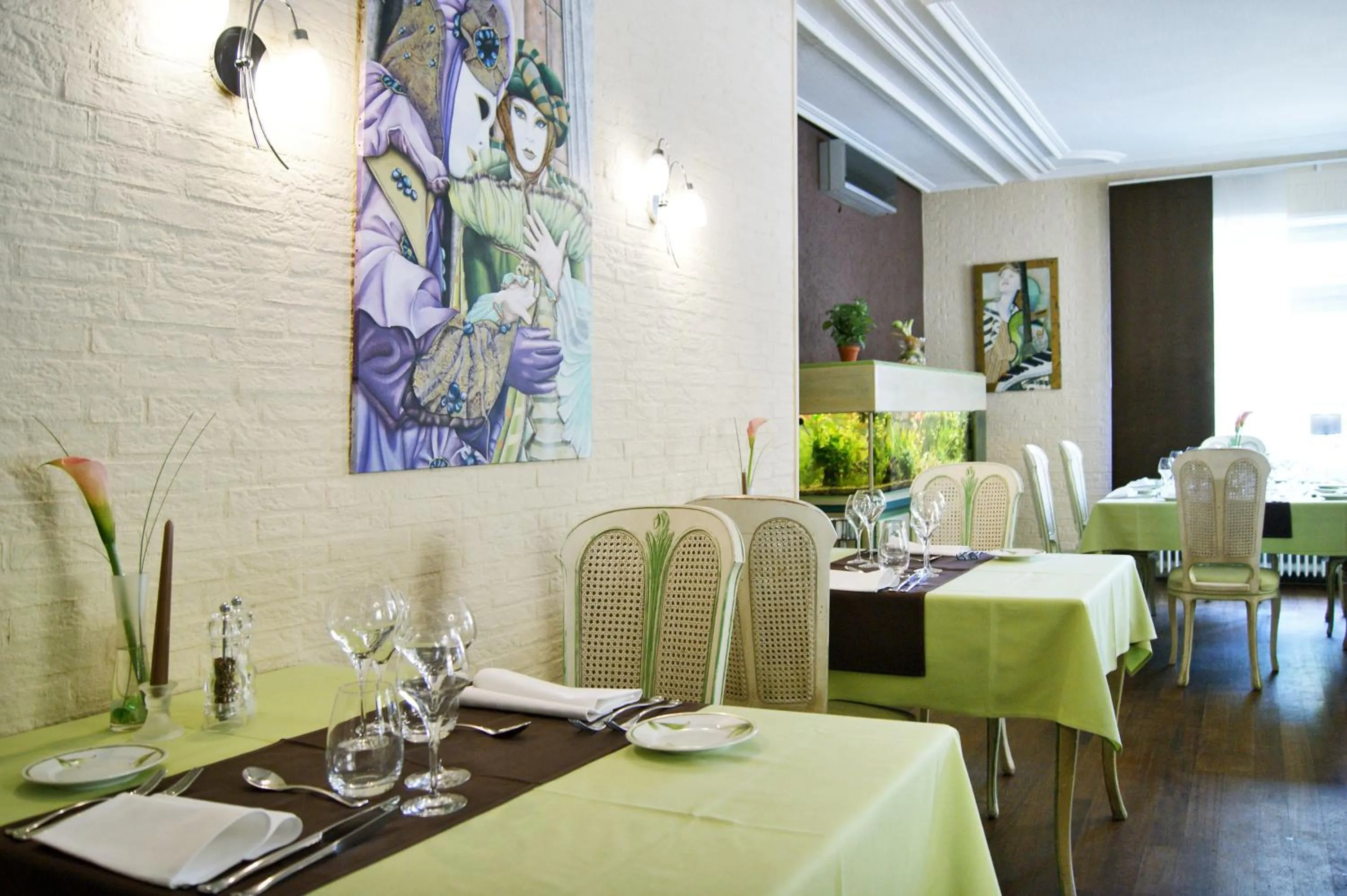 Restaurant/places to eat in Weidendall