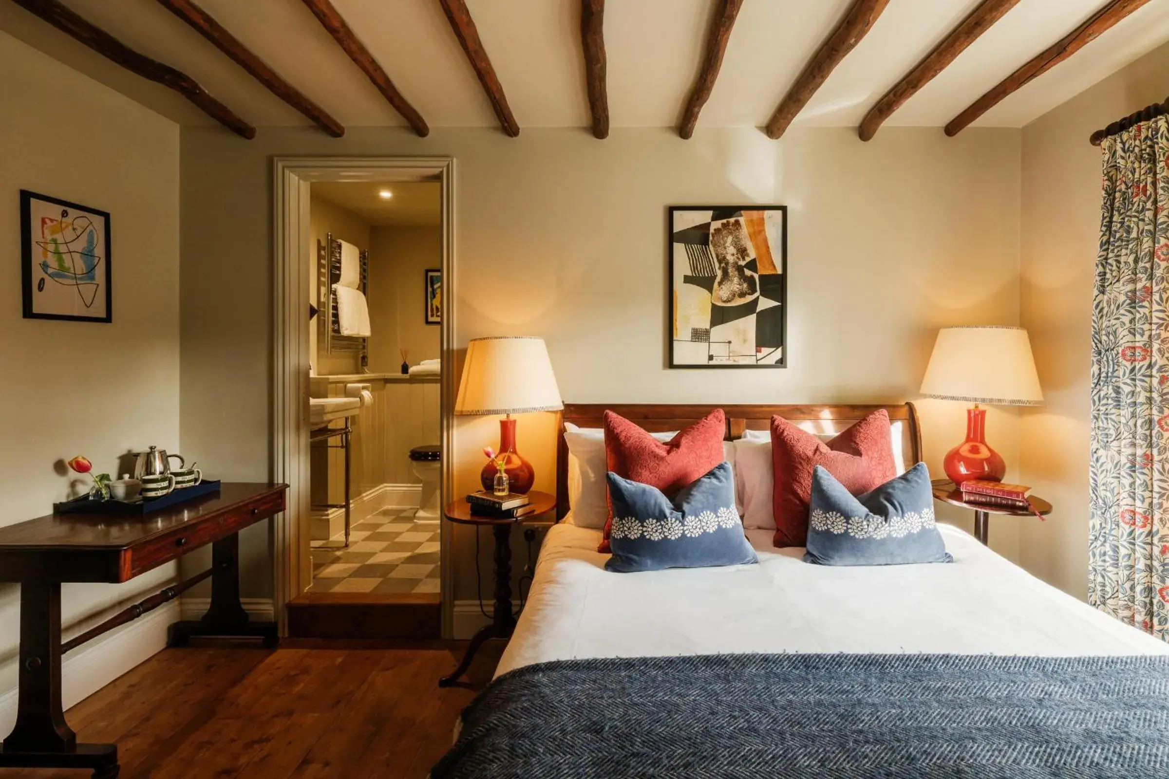 Bedroom, Bed in The Dog and Gun Bedroom, Bed in The Dog and Gun