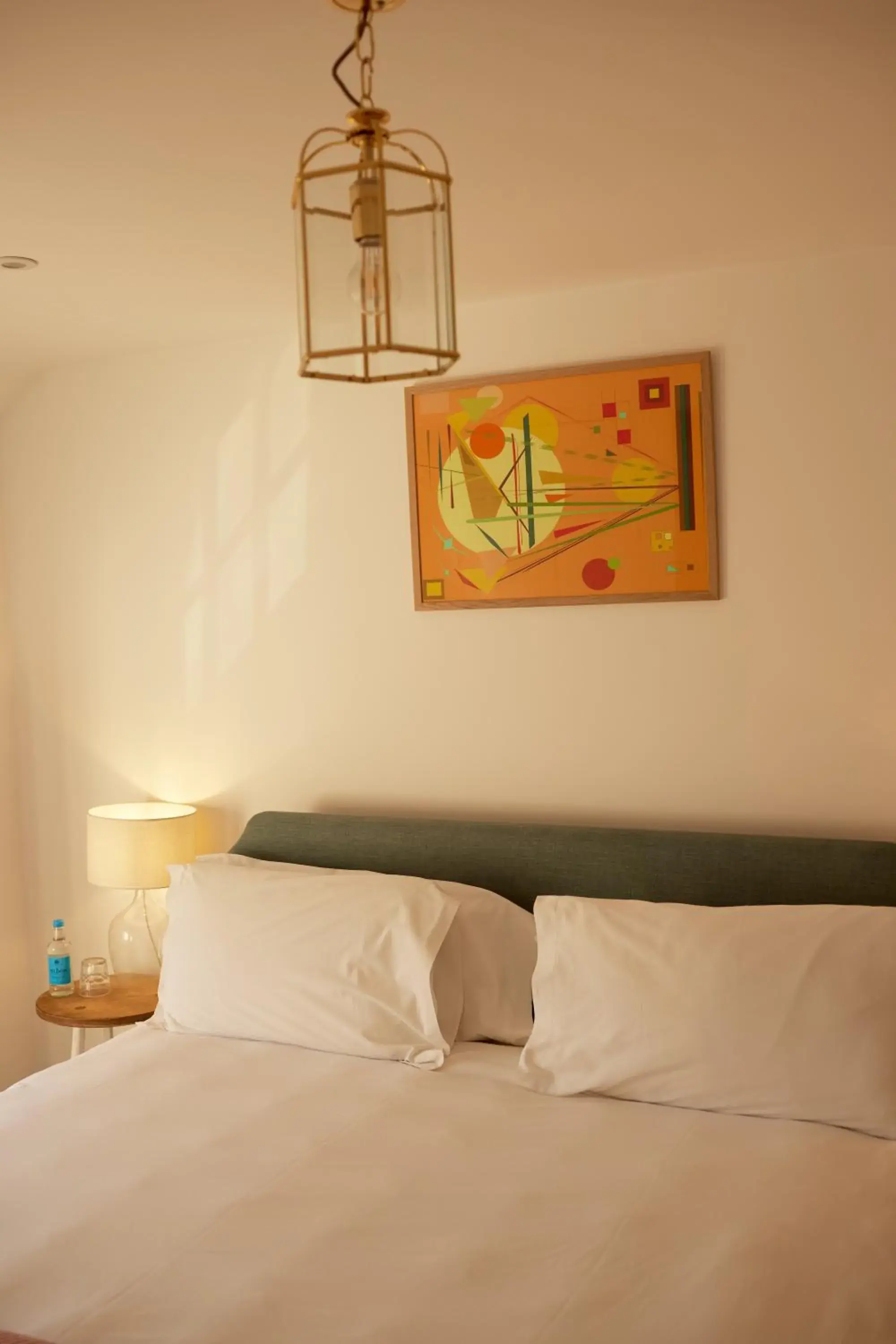 Bed in The Dog & Gun Inn Bed in The Dog & Gun Inn