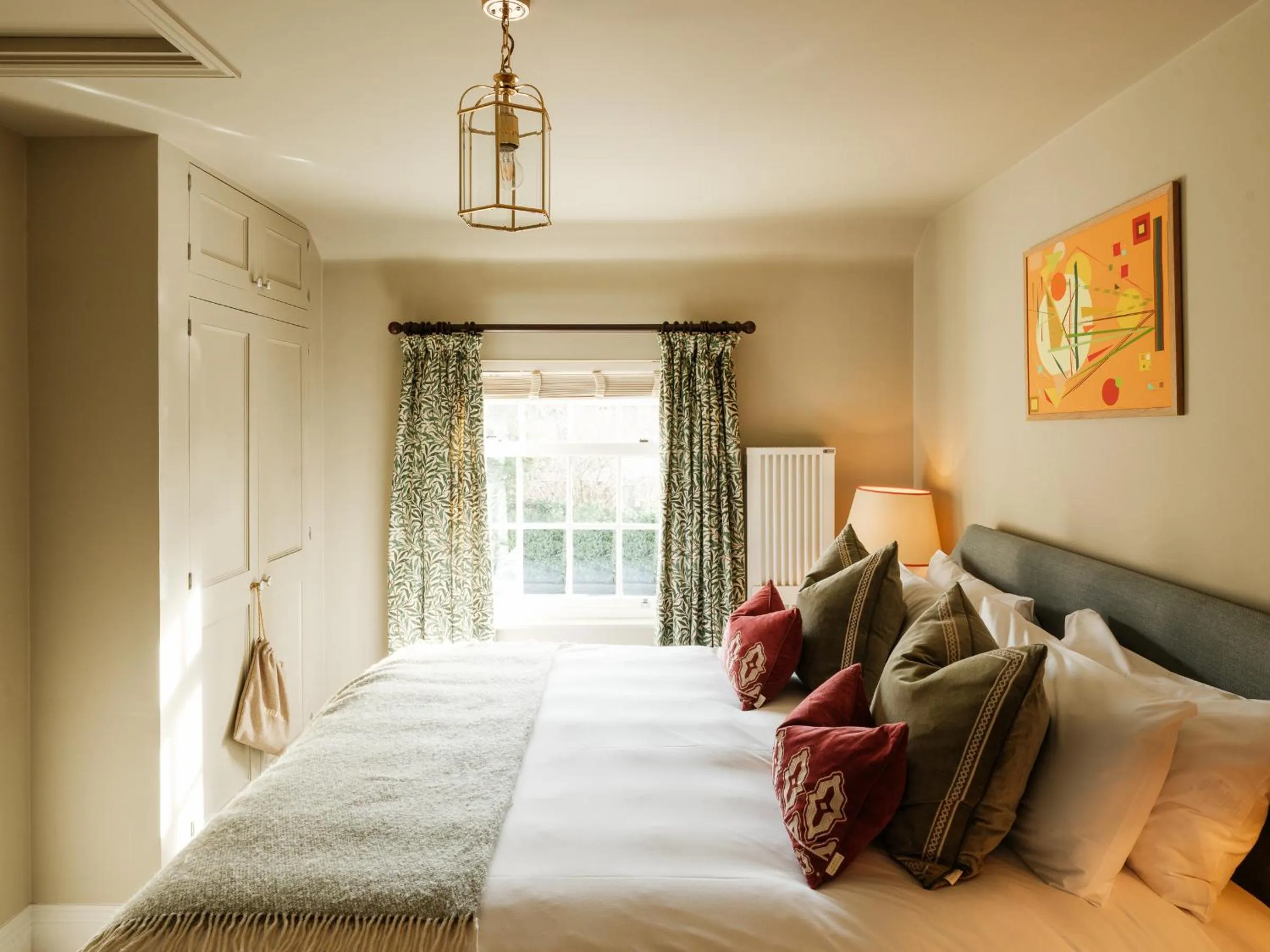 Bedroom, Bed in The Dog and Gun