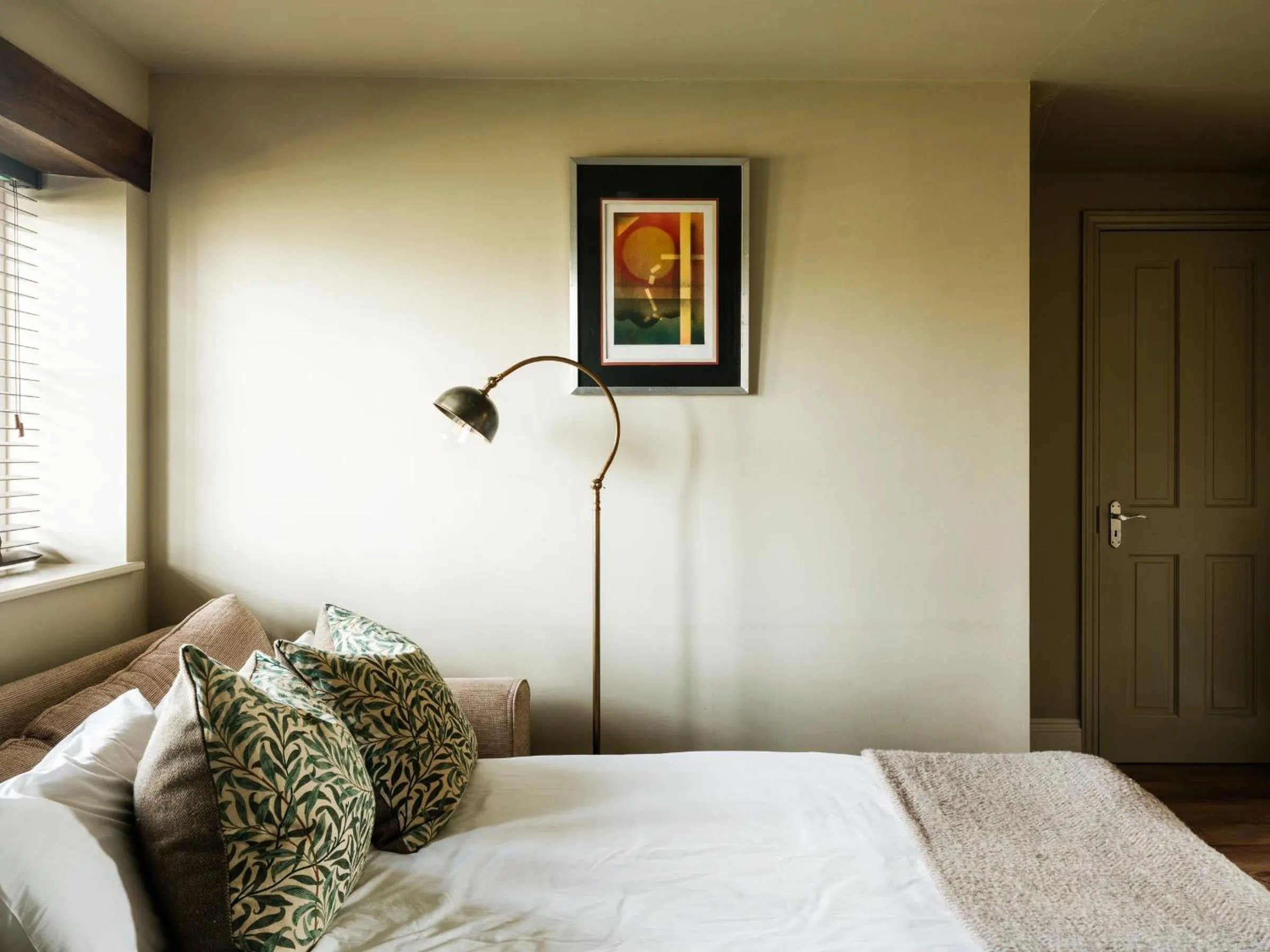 Bedroom, Bed in The Dog and Gun